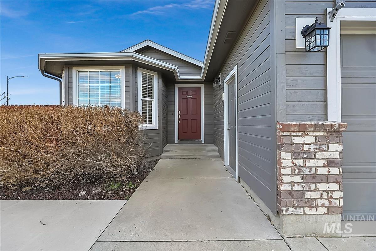 1211 W Hawaii Ave, Nampa, Idaho 83686, 3 Bedrooms, 2 Bathrooms, Residential For Sale, Price $369,900, 98977339