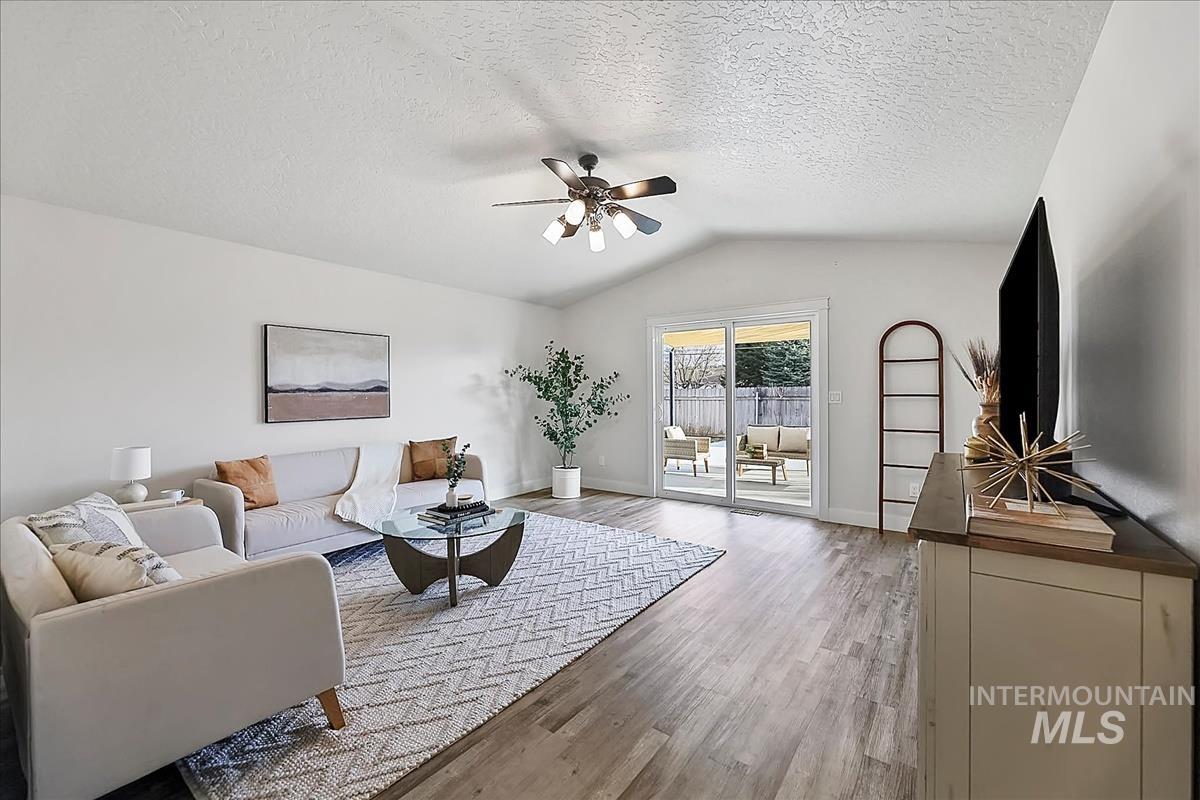 1211 W Hawaii Ave, Nampa, Idaho 83686, 3 Bedrooms, 2 Bathrooms, Residential For Sale, Price $369,900, 98977339