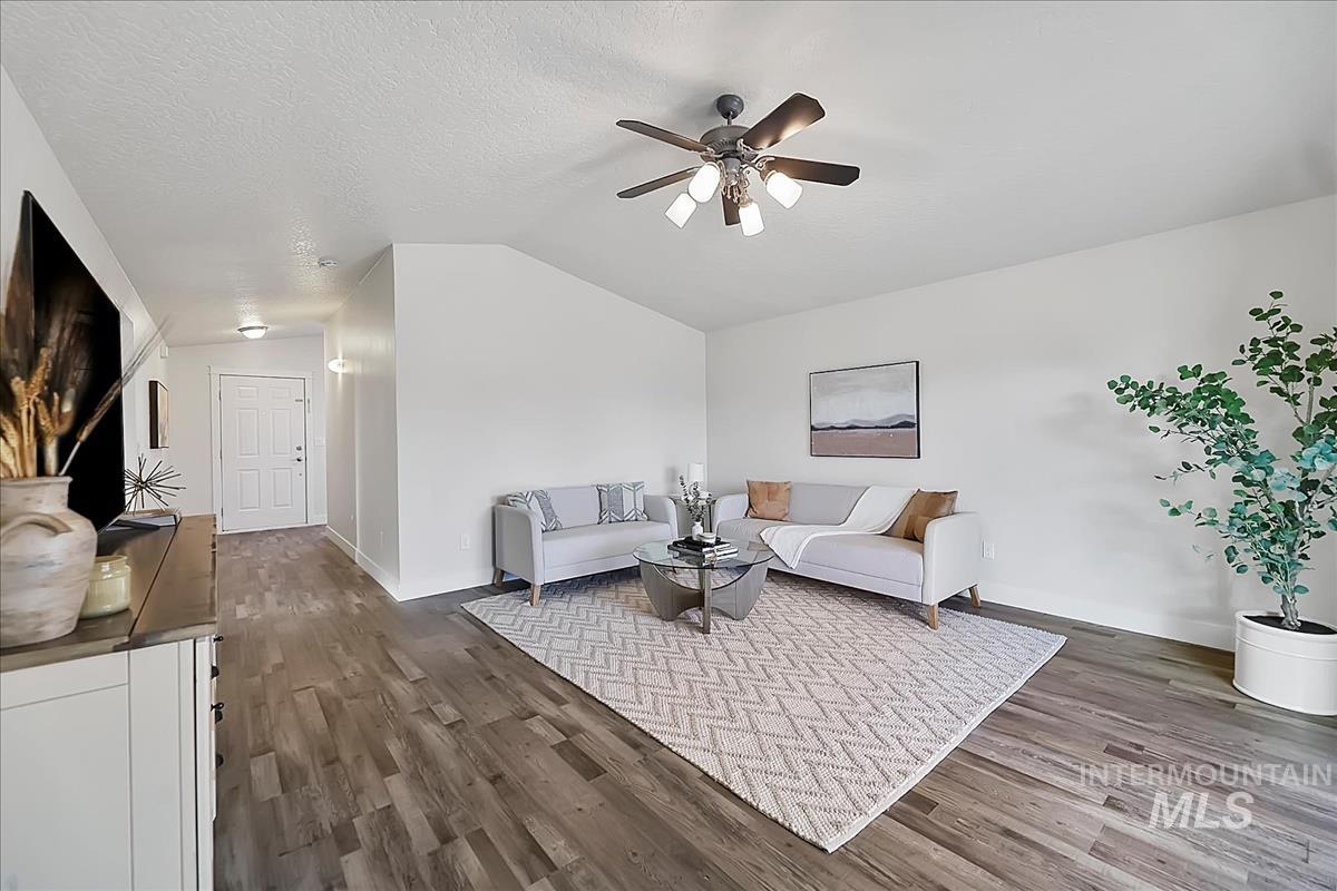 1211 W Hawaii Ave, Nampa, Idaho 83686, 3 Bedrooms, 2 Bathrooms, Residential For Sale, Price $369,900, 98977339