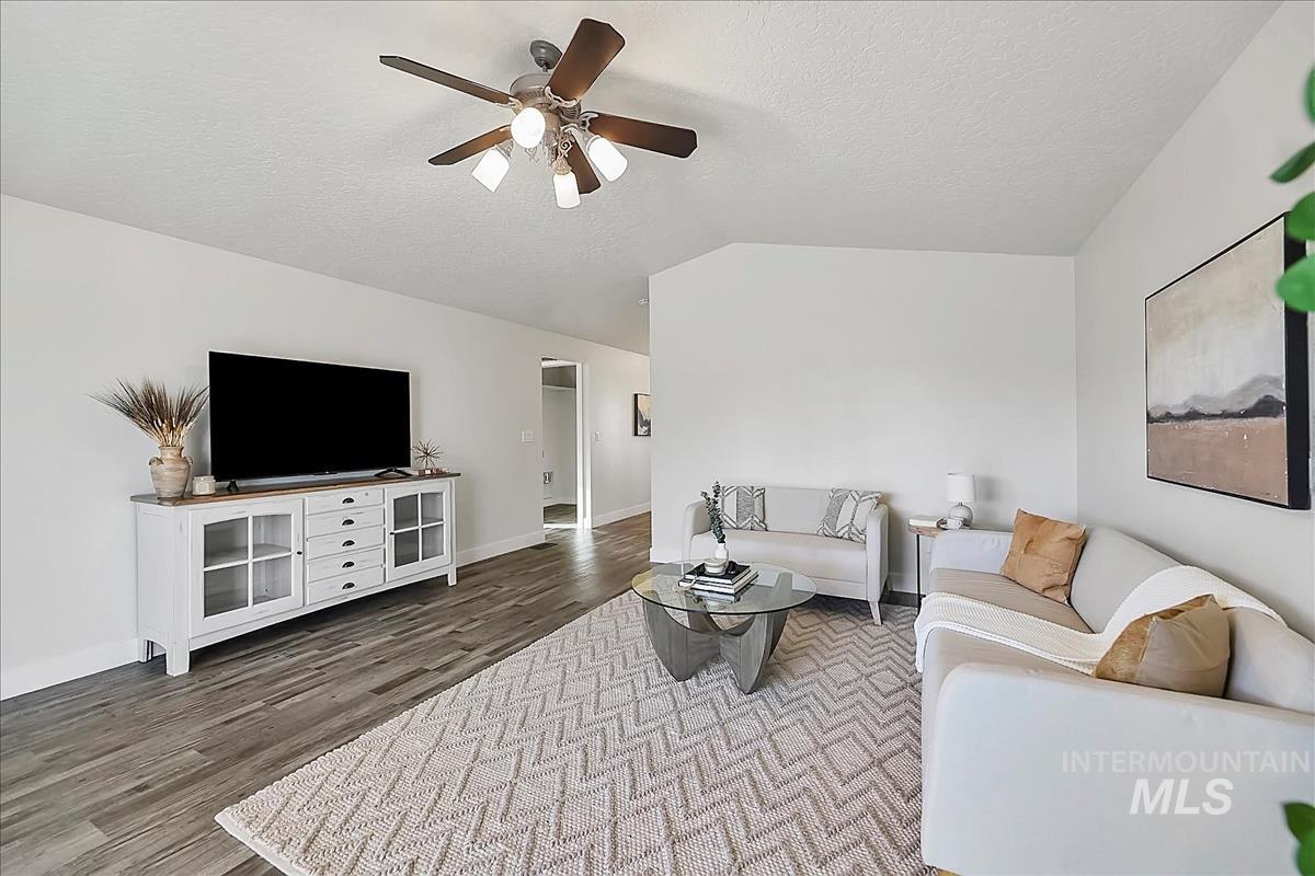 1211 W Hawaii Ave, Nampa, Idaho 83686, 3 Bedrooms, 2 Bathrooms, Residential For Sale, Price $369,900, 98977339