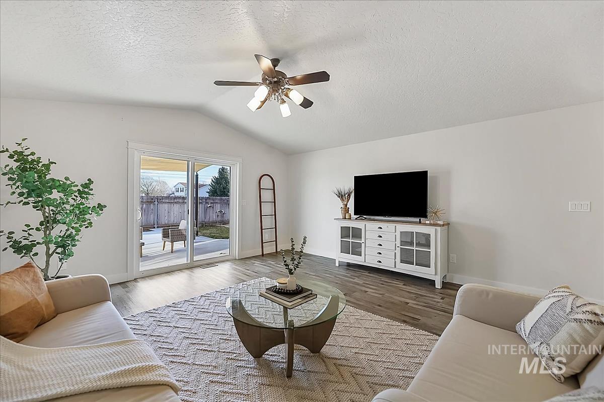 1211 W Hawaii Ave, Nampa, Idaho 83686, 3 Bedrooms, 2 Bathrooms, Residential For Sale, Price $369,900, 98977339