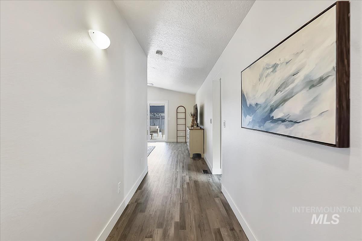 1211 W Hawaii Ave, Nampa, Idaho 83686, 3 Bedrooms, 2 Bathrooms, Residential For Sale, Price $369,900, 98977339