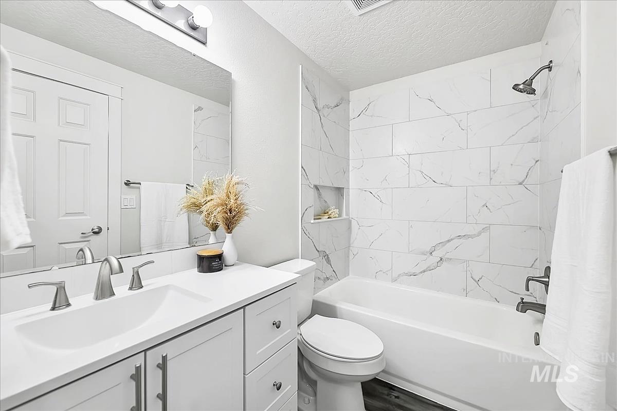 1211 W Hawaii Ave, Nampa, Idaho 83686, 3 Bedrooms, 2 Bathrooms, Residential For Sale, Price $369,900, 98977339