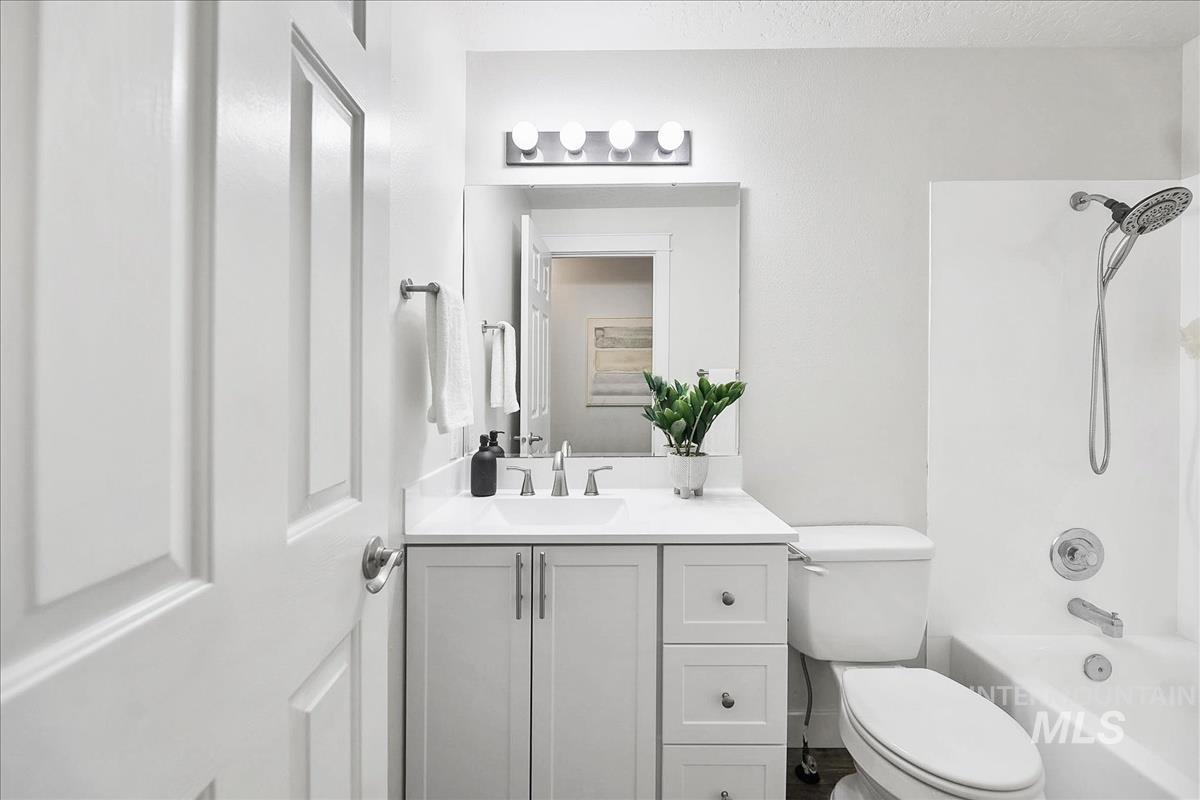 1211 W Hawaii Ave, Nampa, Idaho 83686, 3 Bedrooms, 2 Bathrooms, Residential For Sale, Price $369,900, 98977339