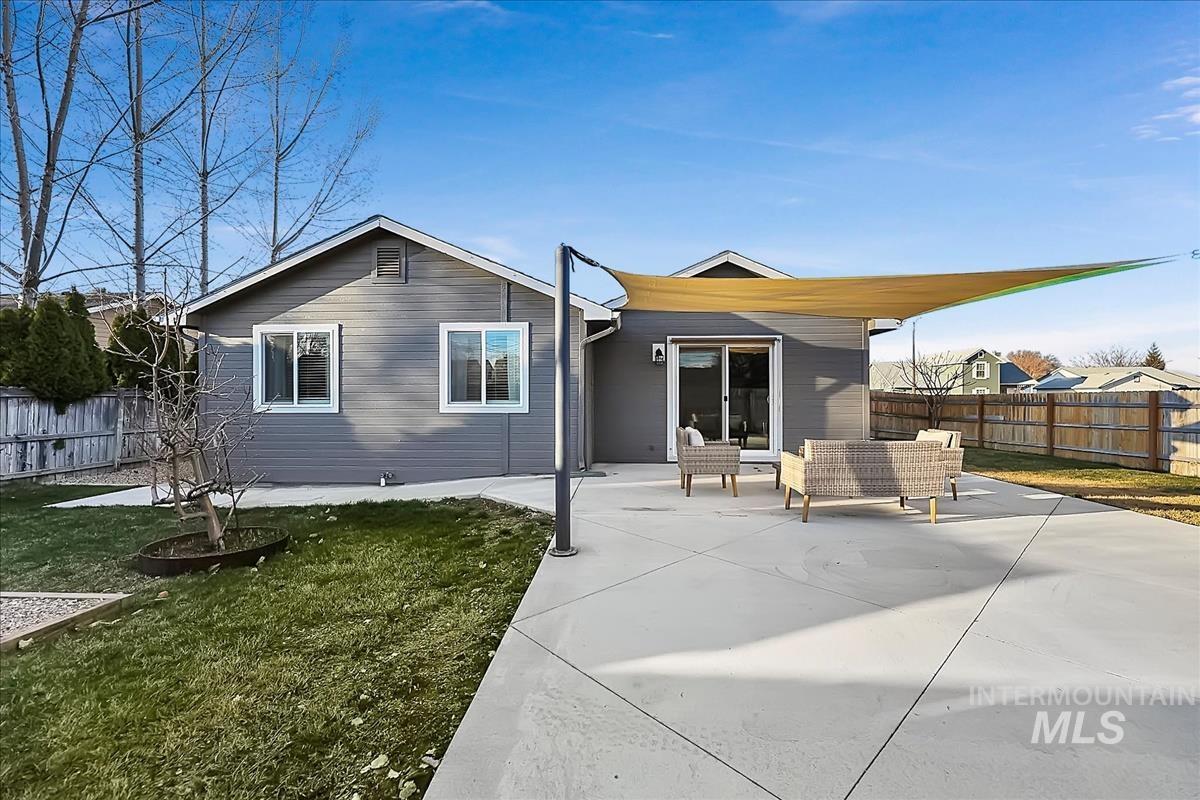 1211 W Hawaii Ave, Nampa, Idaho 83686, 3 Bedrooms, 2 Bathrooms, Residential For Sale, Price $369,900, 98977339