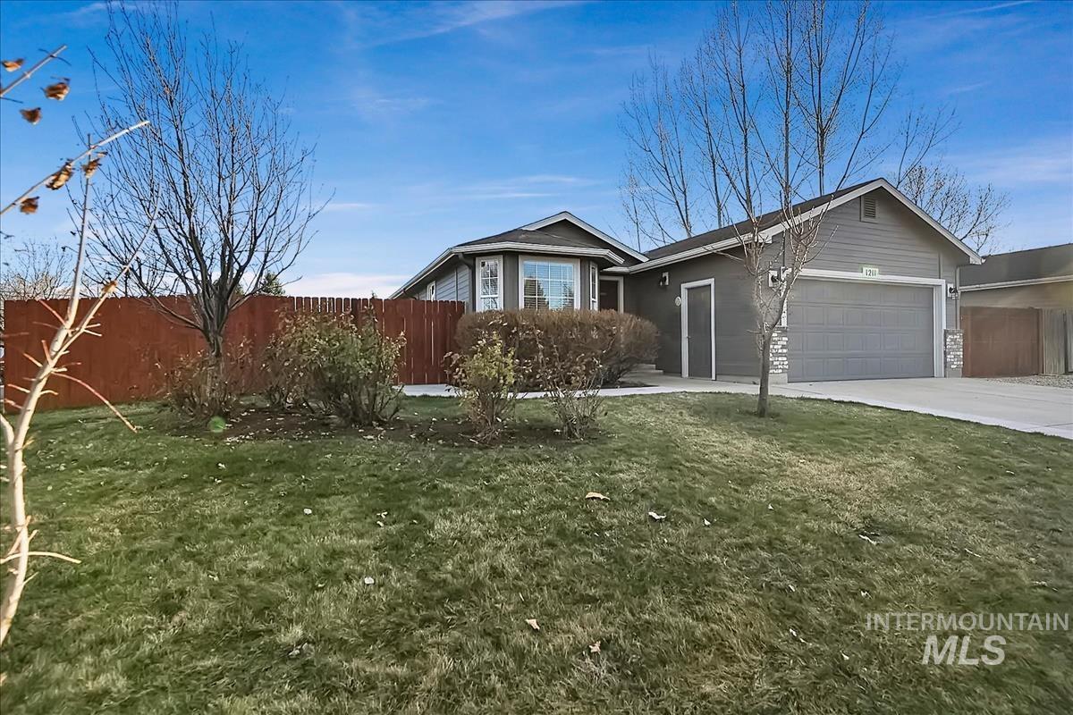 1211 W Hawaii Ave, Nampa, Idaho 83686, 3 Bedrooms, 2 Bathrooms, Residential For Sale, Price $369,900, 98977339