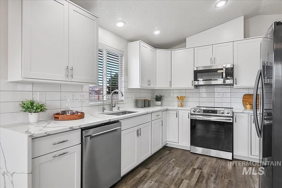 1211 W Hawaii Ave, Nampa, Idaho 83686, 3 Bedrooms, 2 Bathrooms, Residential For Sale, Price $369,900, 98977339