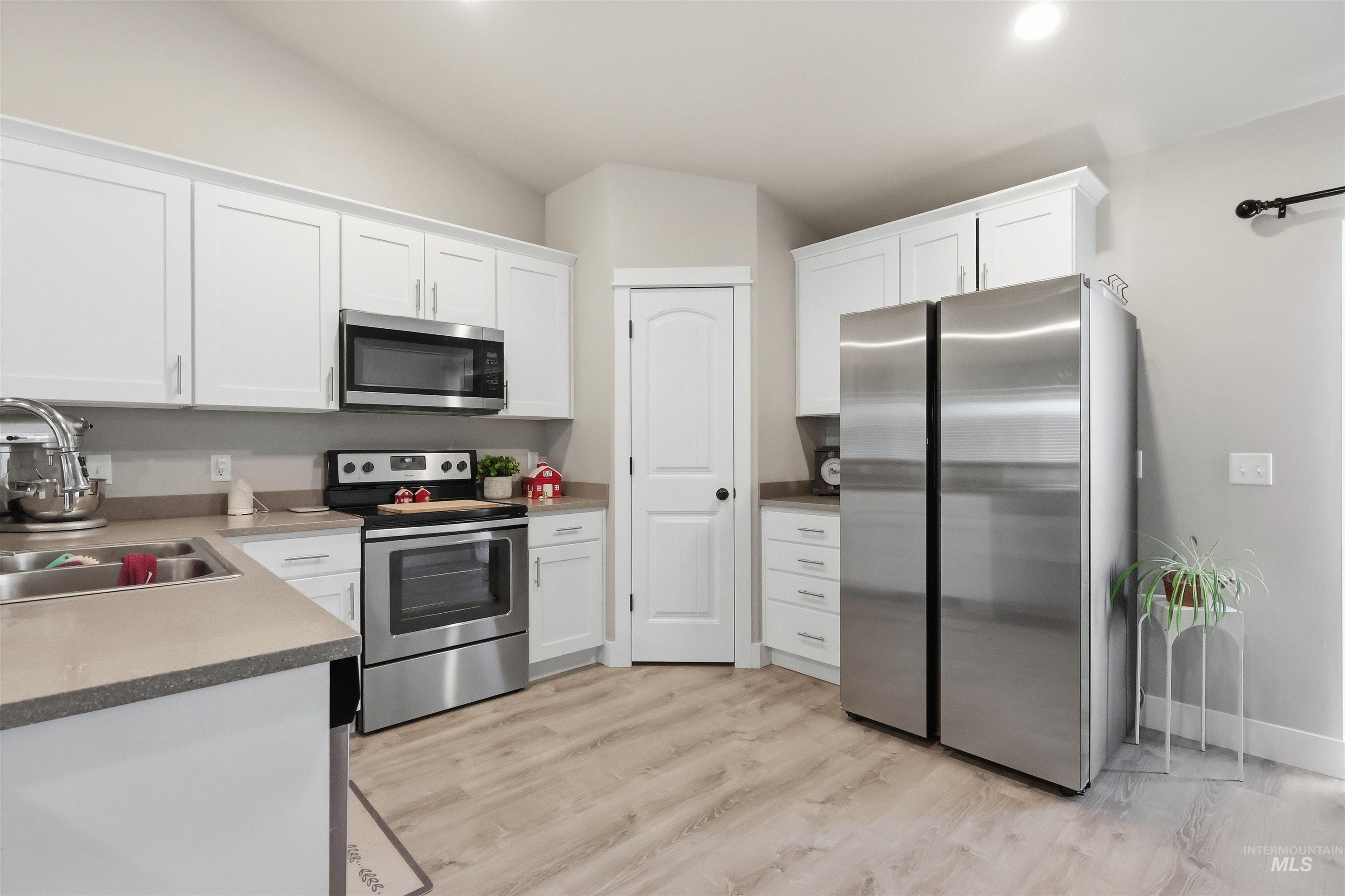 359 Miller Ave, Burley, Idaho 83318, 3 Bedrooms, 2 Bathrooms, Residential For Sale, Price $330,000,MLS 98977340