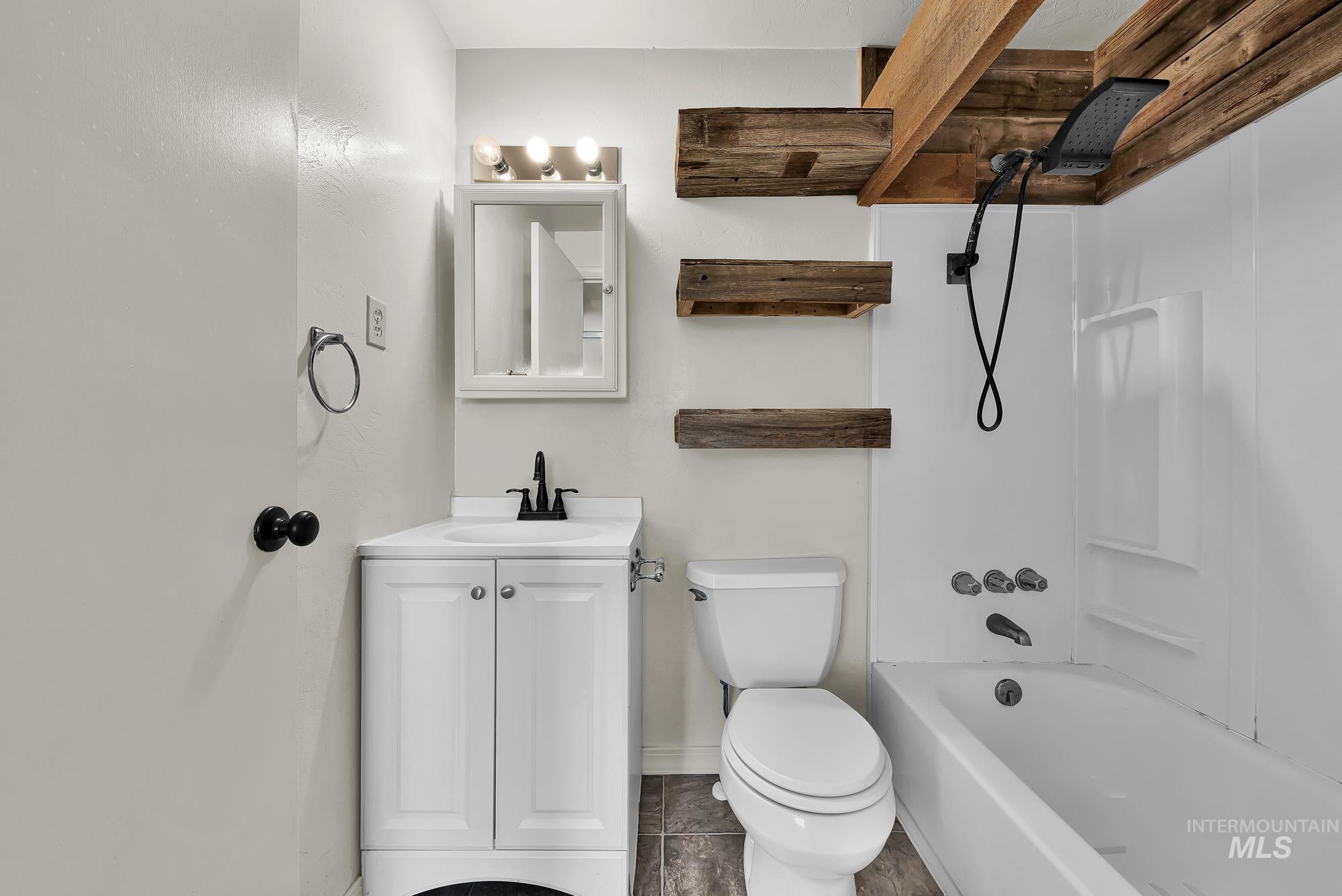 816 S Wardwell Ave, Emmett, Idaho 83617, 5 Bedrooms, 2 Bathrooms, Residential For Sale, Price $349,900,MLS 98977342