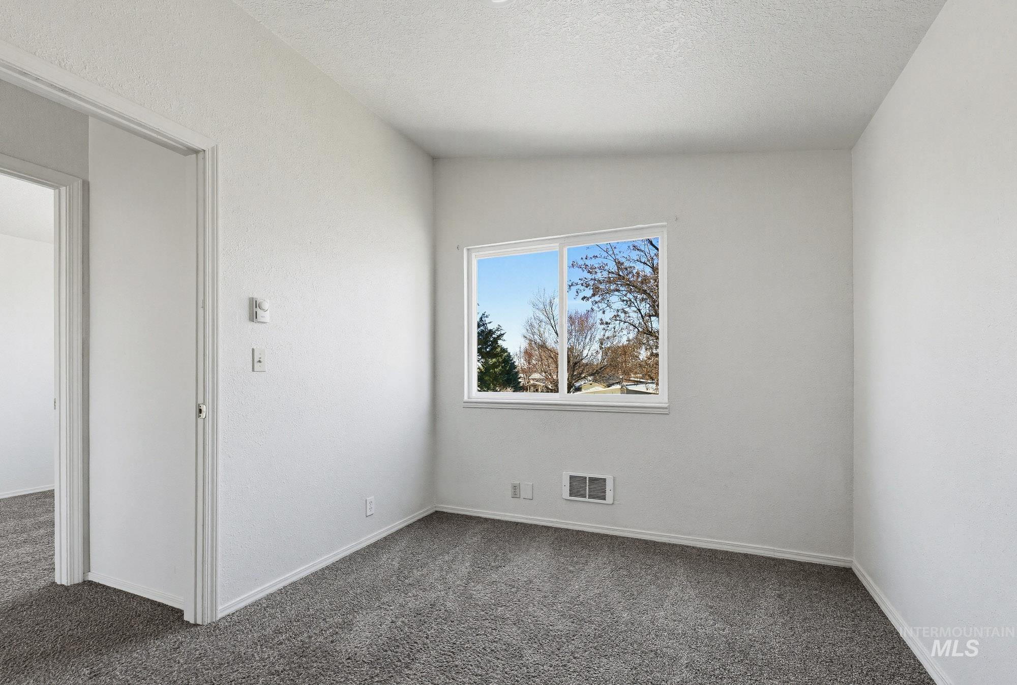 816 S Wardwell Ave, Emmett, Idaho 83617, 5 Bedrooms, 2 Bathrooms, Residential For Sale, Price $349,900,MLS 98977342