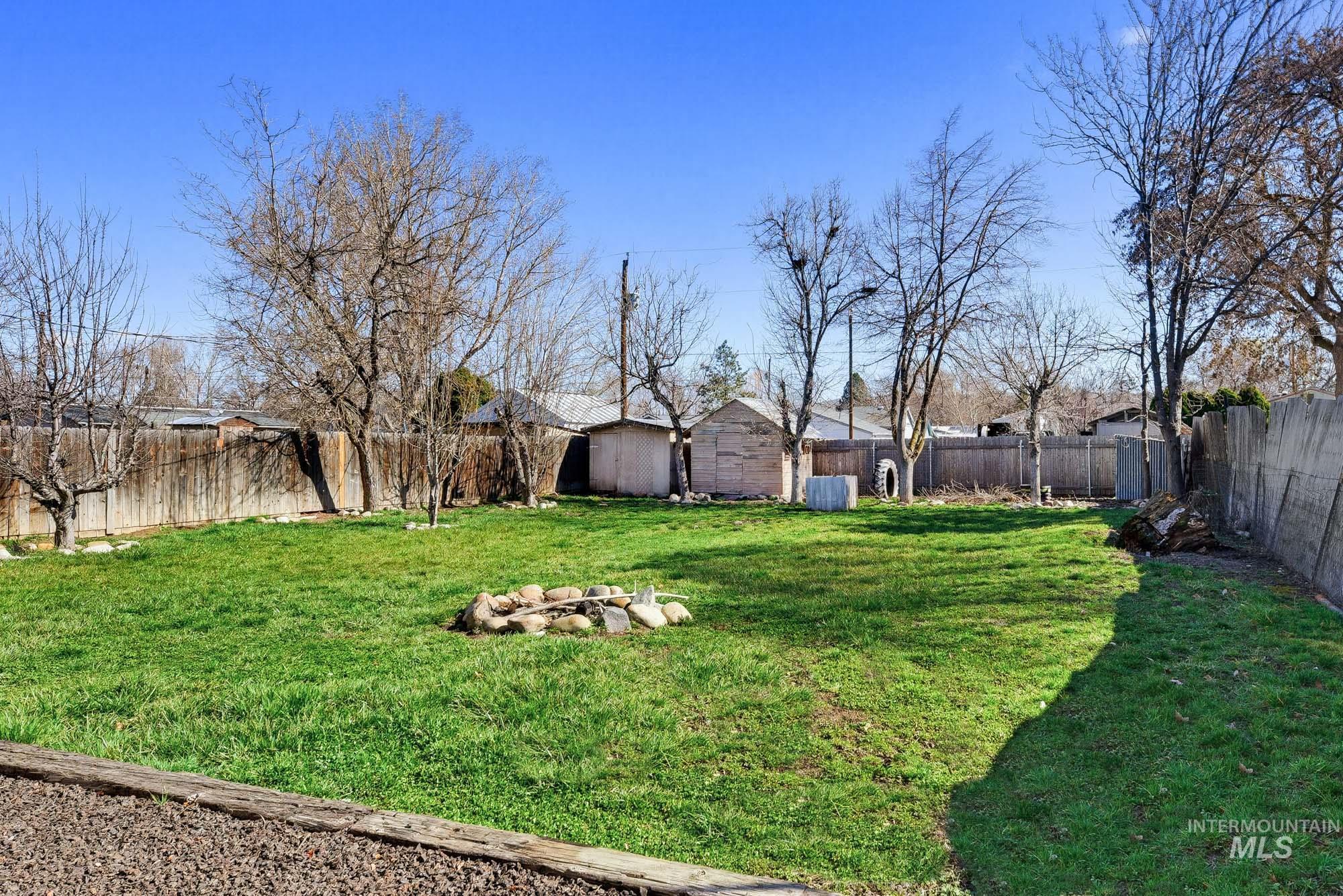 816 S Wardwell Ave, Emmett, Idaho 83617, 5 Bedrooms, 2 Bathrooms, Residential For Sale, Price $349,900,MLS 98977342