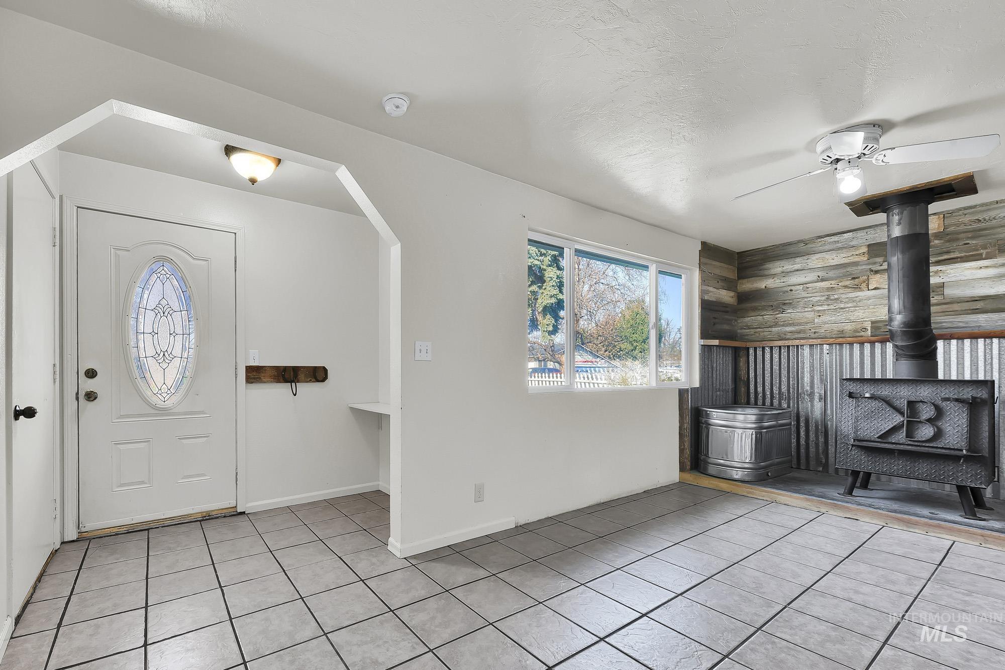 816 S Wardwell Ave, Emmett, Idaho 83617, 5 Bedrooms, 2 Bathrooms, Residential For Sale, Price $349,900,MLS 98977342