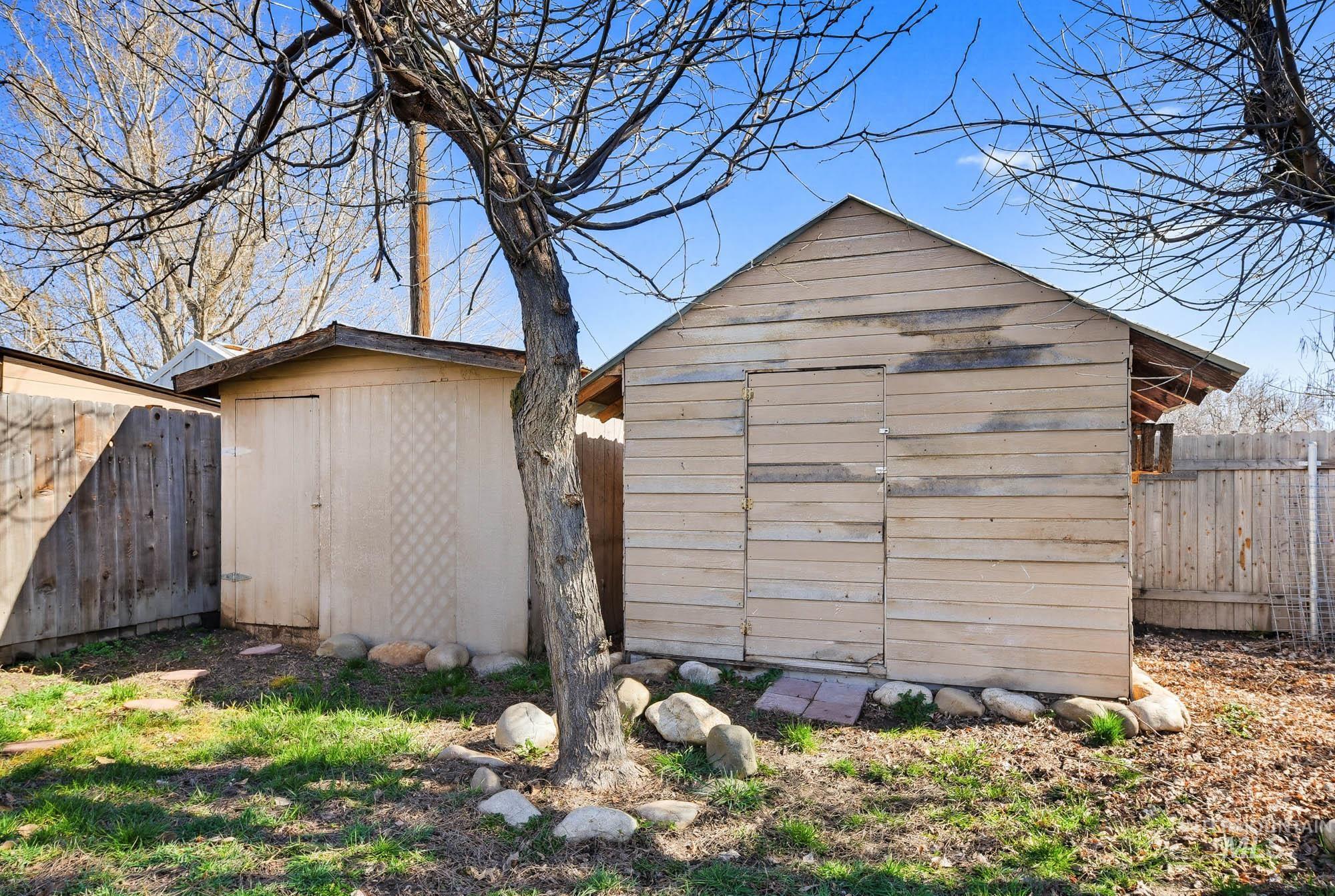 816 S Wardwell Ave, Emmett, Idaho 83617, 5 Bedrooms, 2 Bathrooms, Residential For Sale, Price $349,900,MLS 98977342