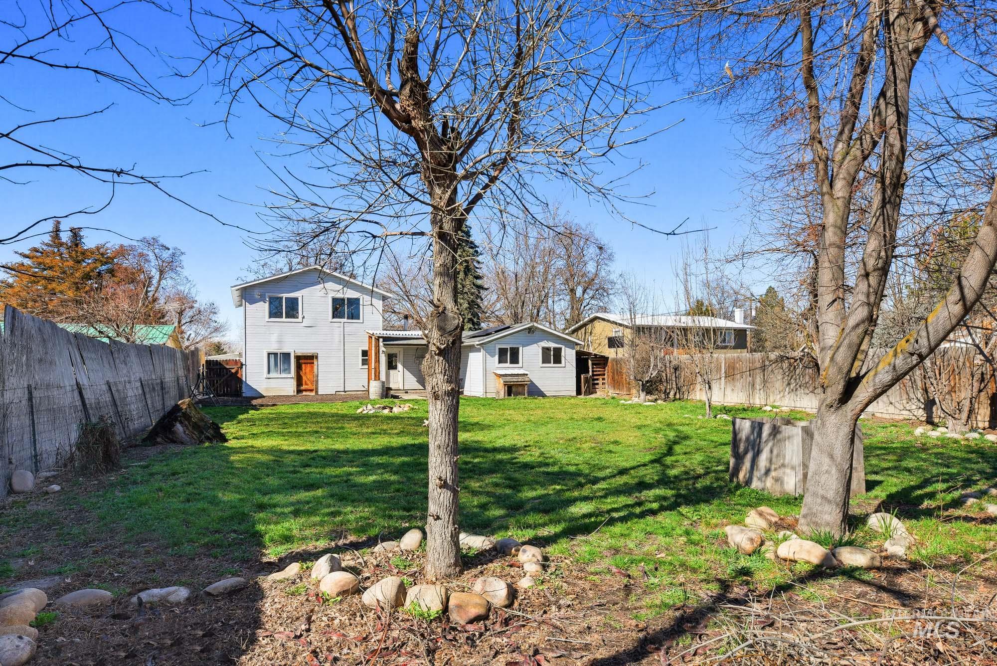 816 S Wardwell Ave, Emmett, Idaho 83617, 5 Bedrooms, 2 Bathrooms, Residential For Sale, Price $349,900,MLS 98977342