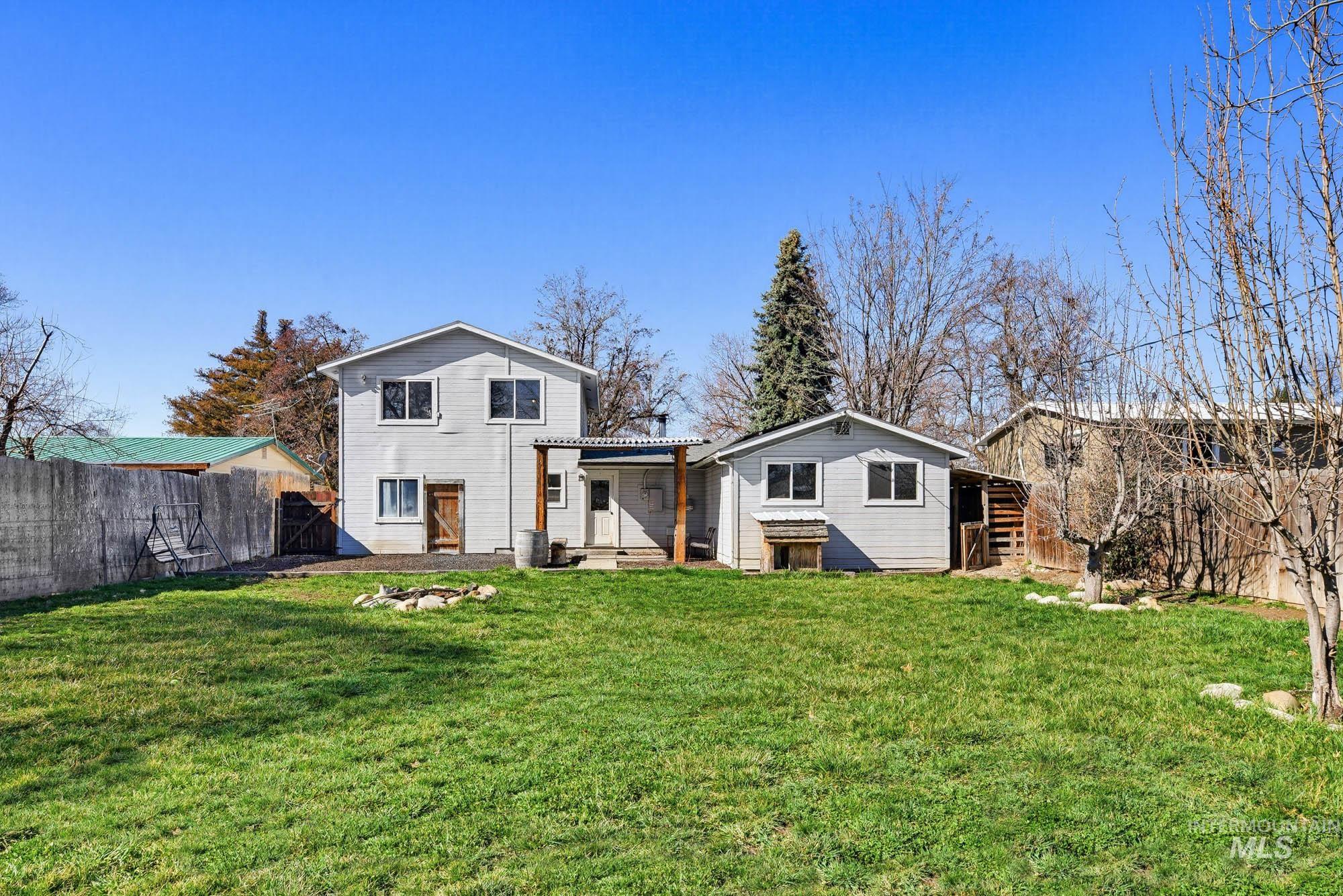 816 S Wardwell Ave, Emmett, Idaho 83617, 5 Bedrooms, 2 Bathrooms, Residential For Sale, Price $349,900,MLS 98977342