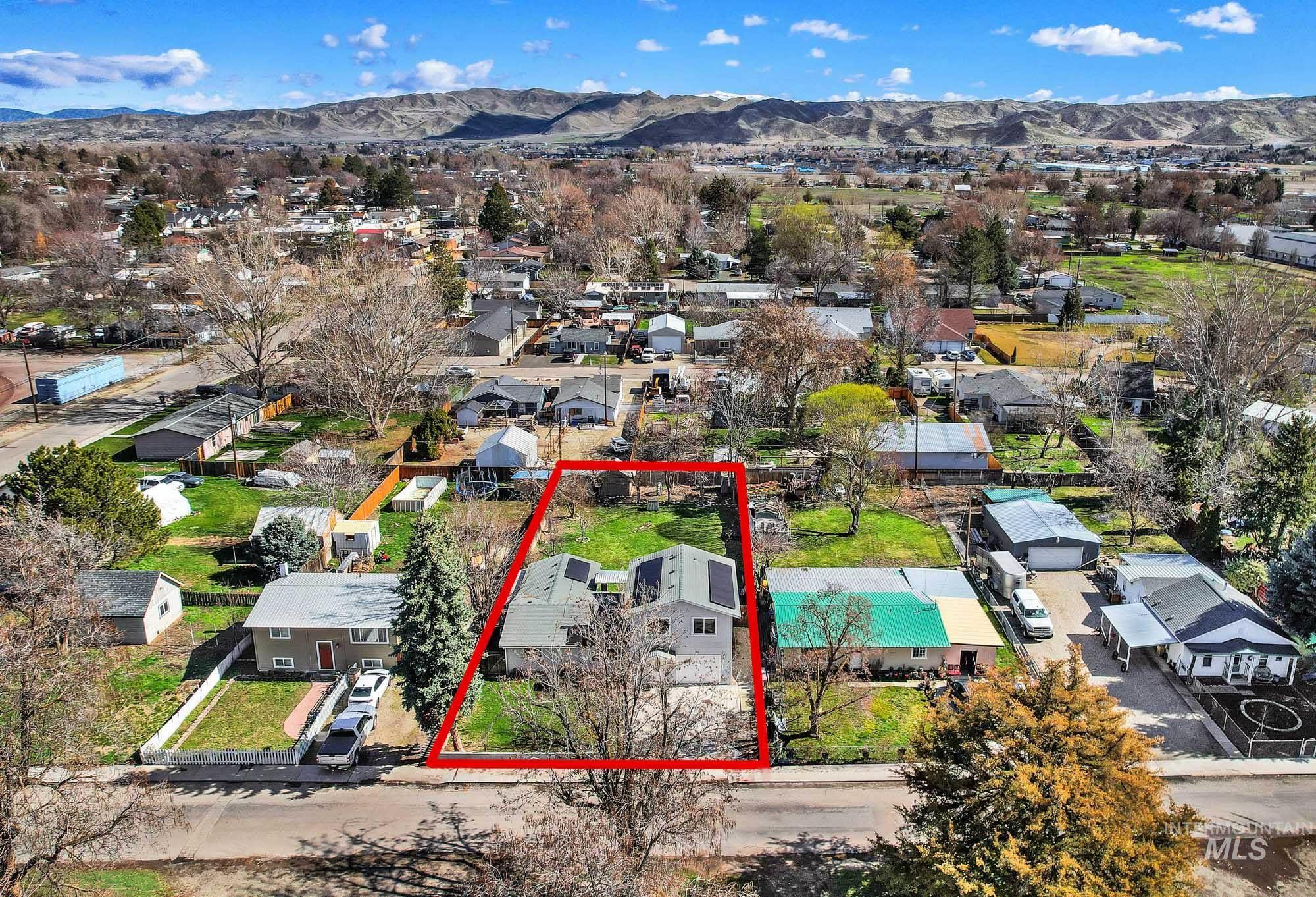 816 S Wardwell Ave, Emmett, Idaho 83617, 5 Bedrooms, 2 Bathrooms, Residential For Sale, Price $349,900,MLS 98977342