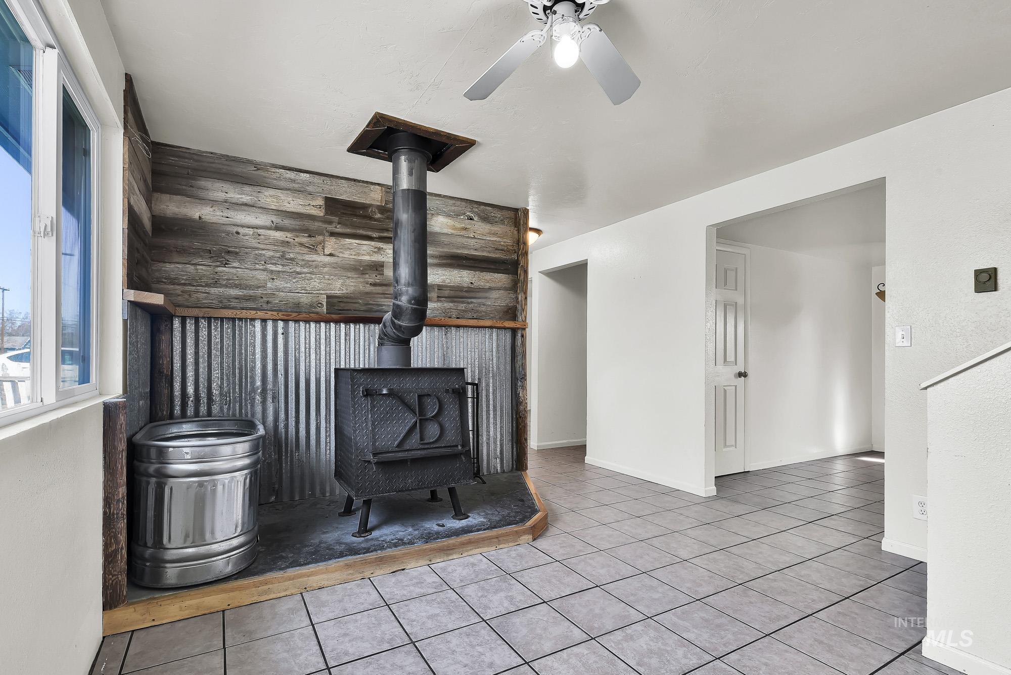 816 S Wardwell Ave, Emmett, Idaho 83617, 5 Bedrooms, 2 Bathrooms, Residential For Sale, Price $349,900,MLS 98977342