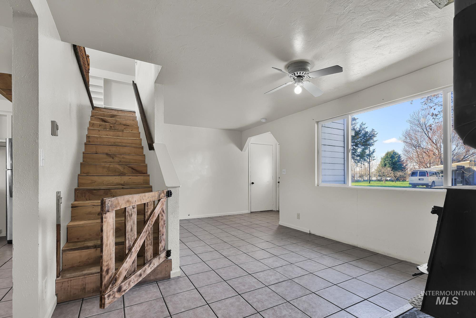 816 S Wardwell Ave, Emmett, Idaho 83617, 5 Bedrooms, 2 Bathrooms, Residential For Sale, Price $349,900,MLS 98977342