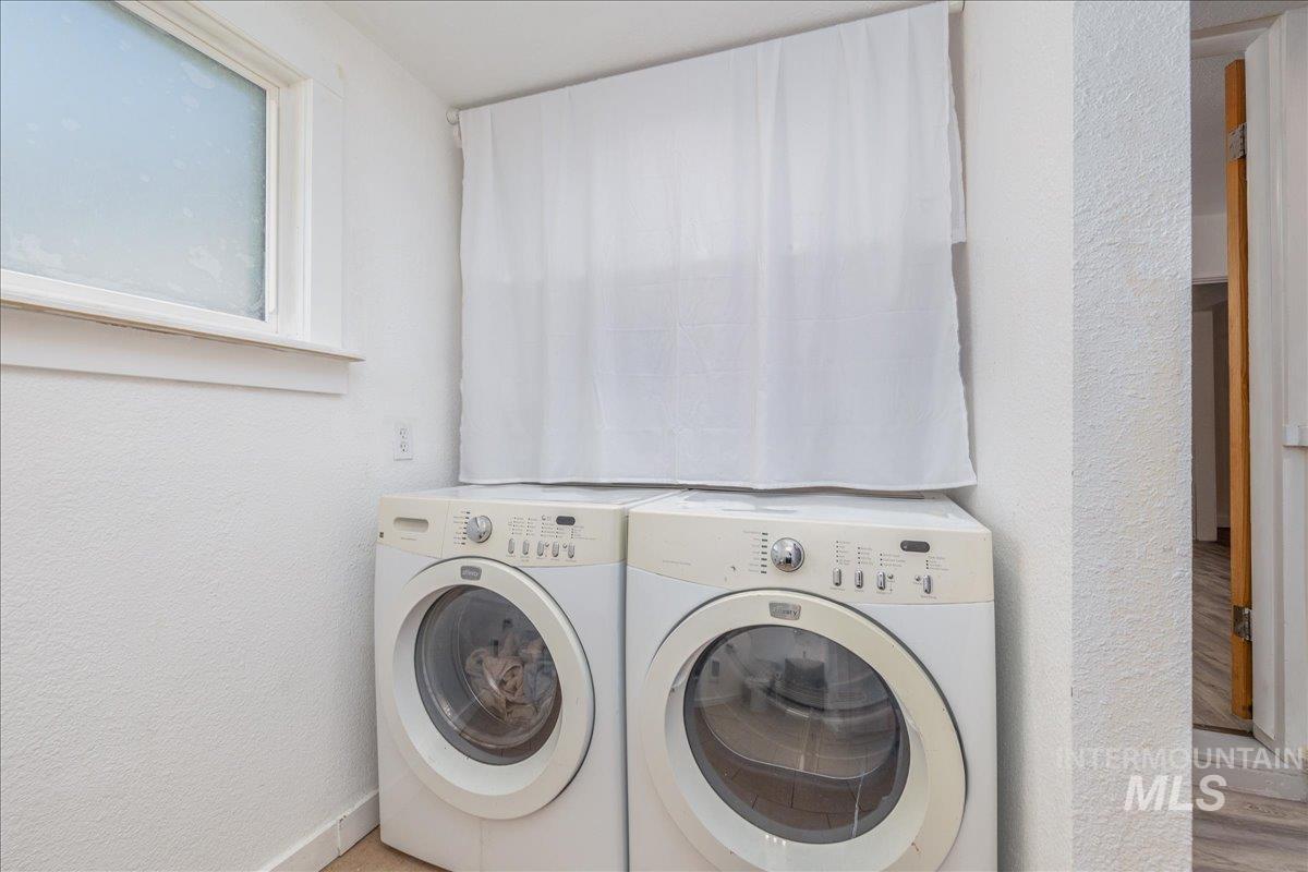 2525 S Johns Avenue, Emmett, Idaho 83617, 3 Bedrooms, 2 Bathrooms, Residential For Sale, Price $660,000, 98977343