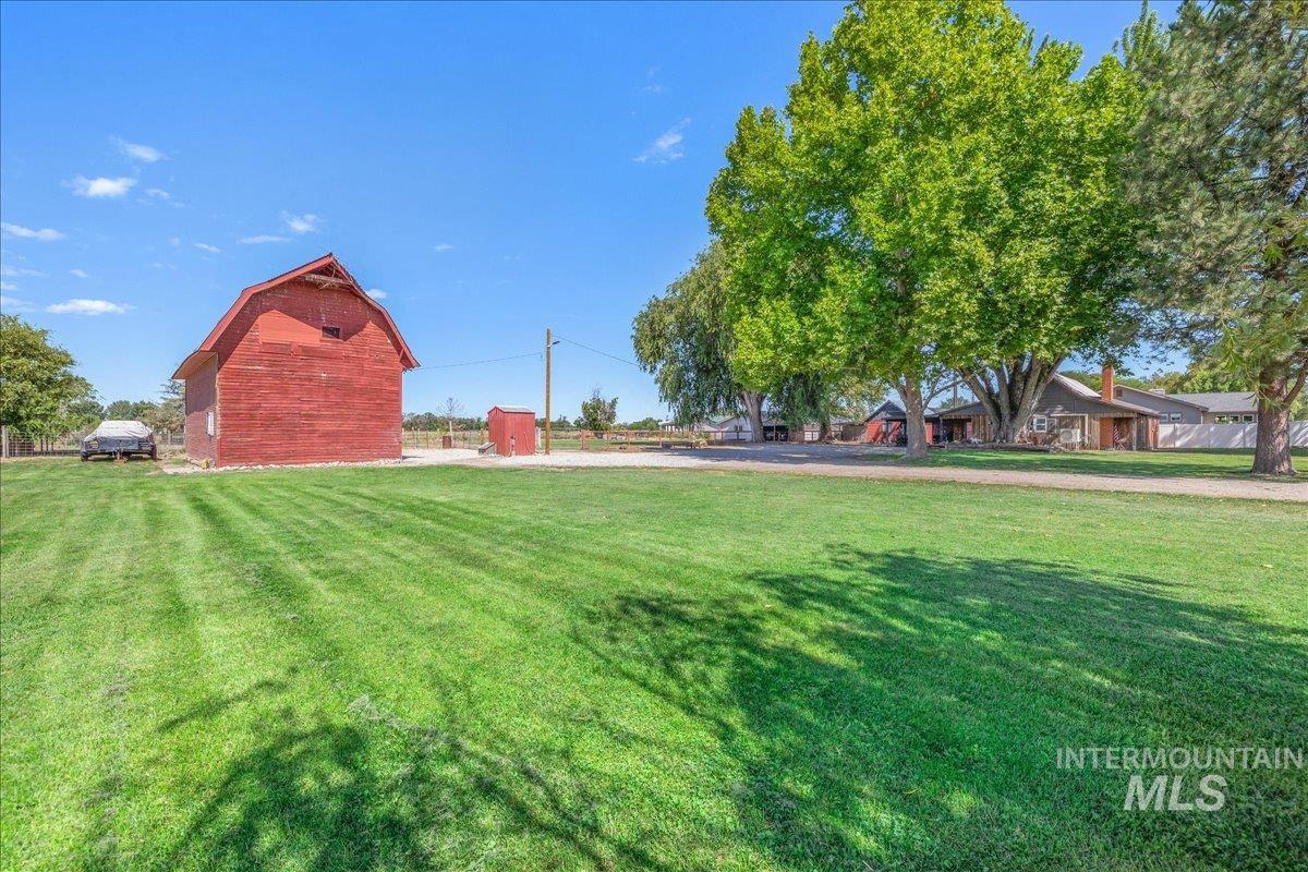 2525 S Johns Avenue, Emmett, Idaho 83617, 3 Bedrooms, 2 Bathrooms, Residential For Sale, Price $660,000, 98977343