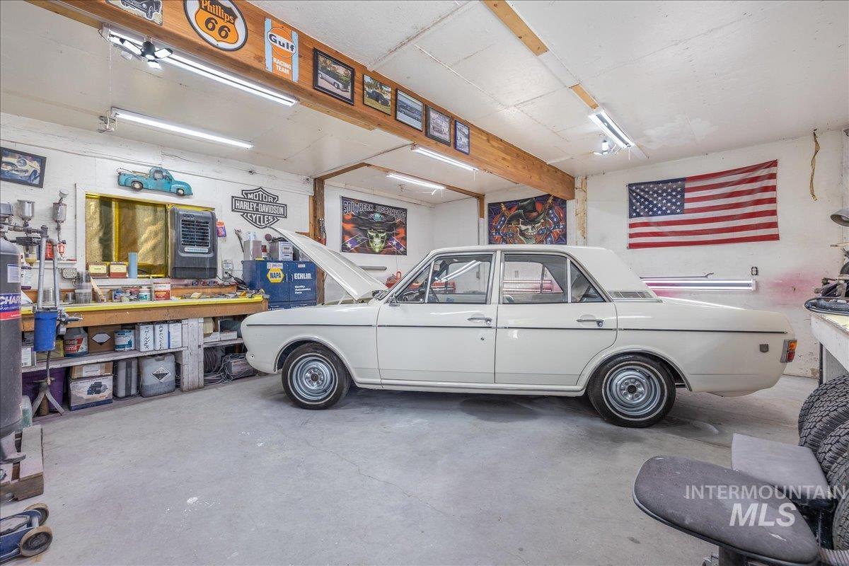 2525 S Johns Avenue, Emmett, Idaho 83617, 3 Bedrooms, 2 Bathrooms, Residential For Sale, Price $660,000, 98977343