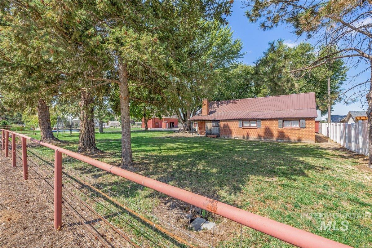 2525 S Johns Avenue, Emmett, Idaho 83617, 3 Bedrooms, 2 Bathrooms, Residential For Sale, Price $660,000, 98977343