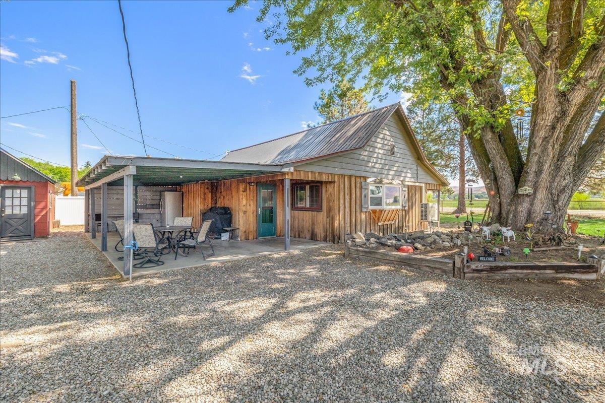 2525 S Johns Avenue, Emmett, Idaho 83617, 3 Bedrooms, 2 Bathrooms, Residential For Sale, Price $650,000, 98977343
