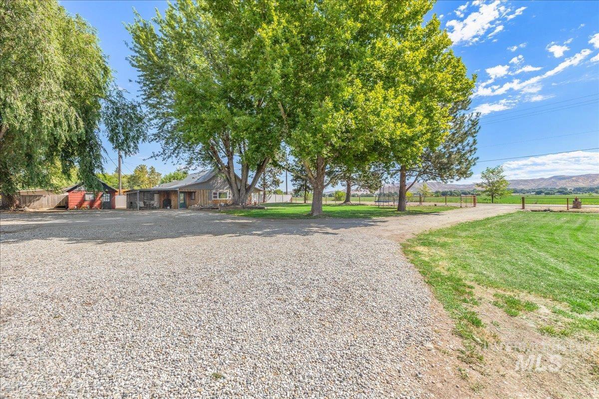 2525 S Johns Avenue, Emmett, Idaho 83617, 3 Bedrooms, 2 Bathrooms, Residential For Sale, Price $660,000, 98977343