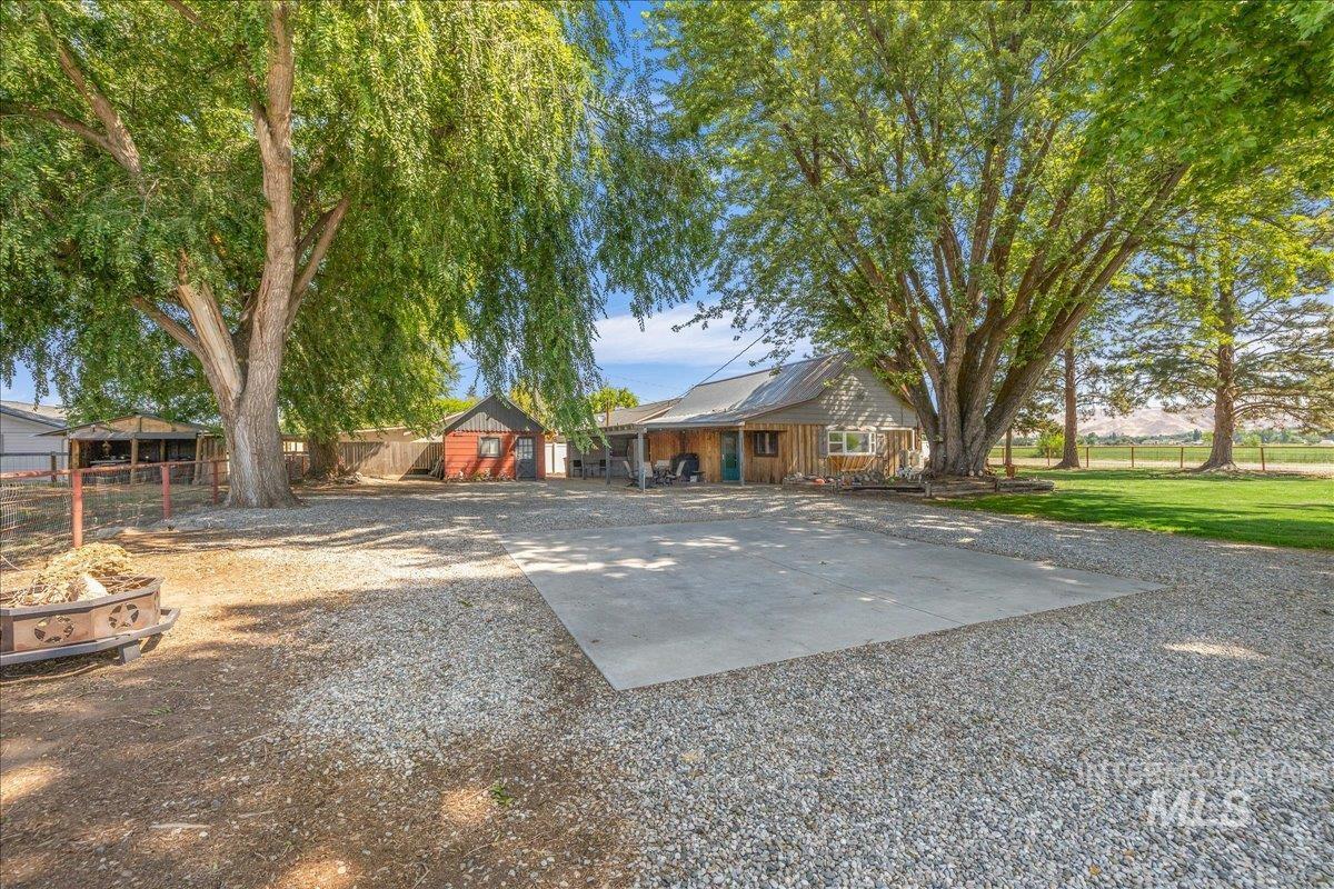 2525 S Johns Avenue, Emmett, Idaho 83617, 3 Bedrooms, 2 Bathrooms, Residential For Sale, Price $650,000, 98977343