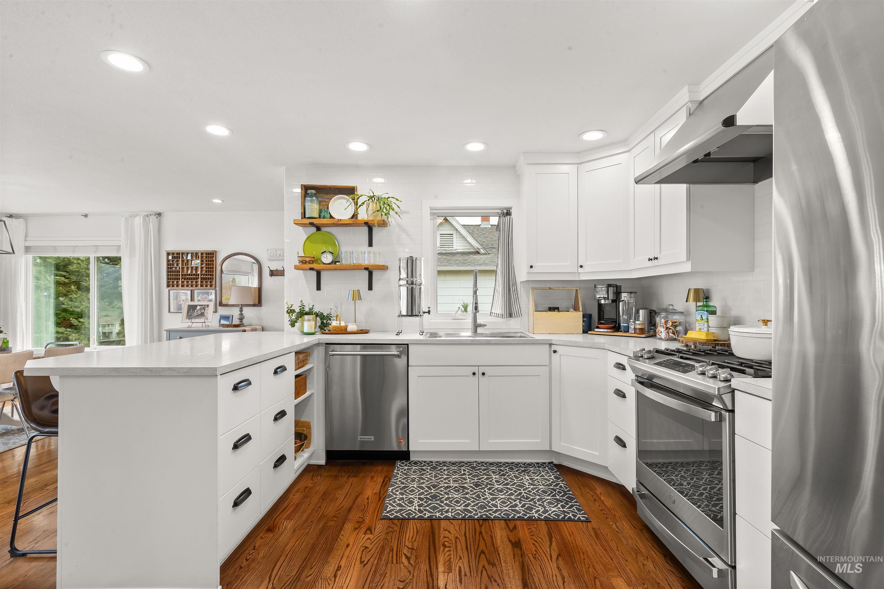 1744 & 1750 Valleyview Drive, Clarkston, Washington 99403, 5 Bedrooms, 3.5 Bathrooms, Residential For Sale, Price $898,000, 98977344