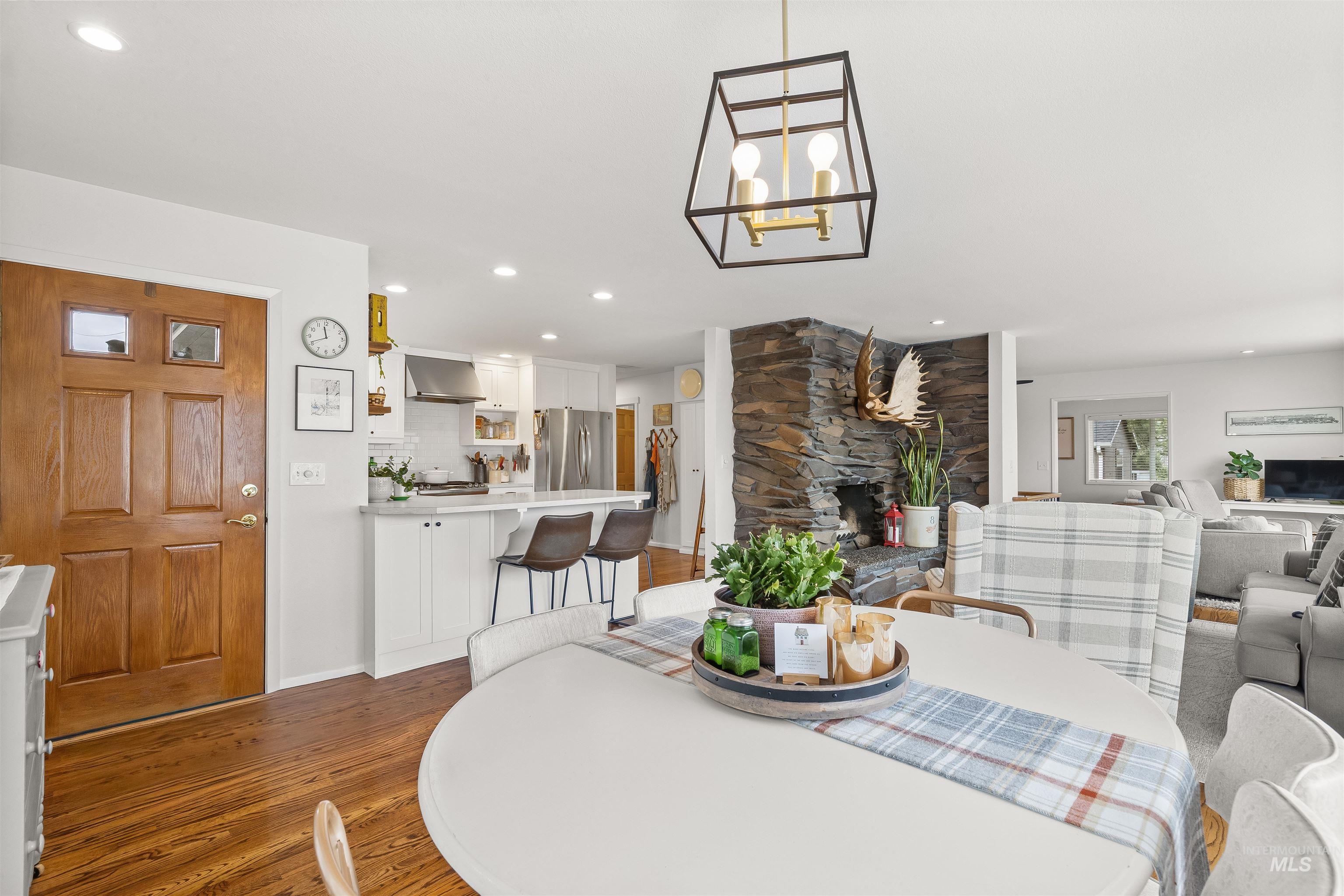 1744 & 1750 Valleyview Drive, Clarkston, Washington 99403, 5 Bedrooms, 3.5 Bathrooms, Residential For Sale, Price $898,000, 98977344