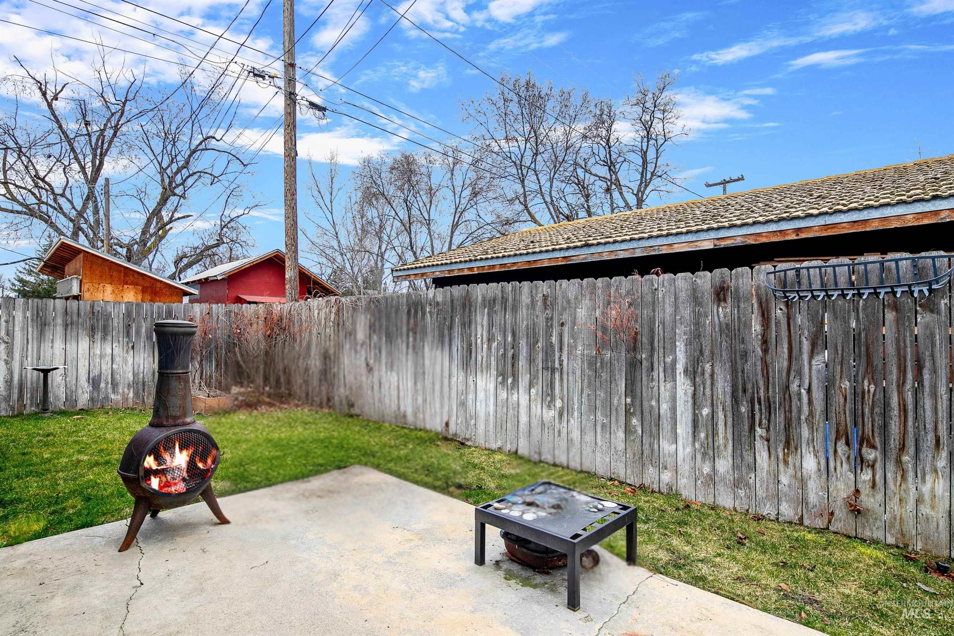 3919 W Garnet St, Boise, Idaho 83703, 2 Bedrooms, 1 Bathroom, Residential Income For Sale, Price $1,200,000, 98977348