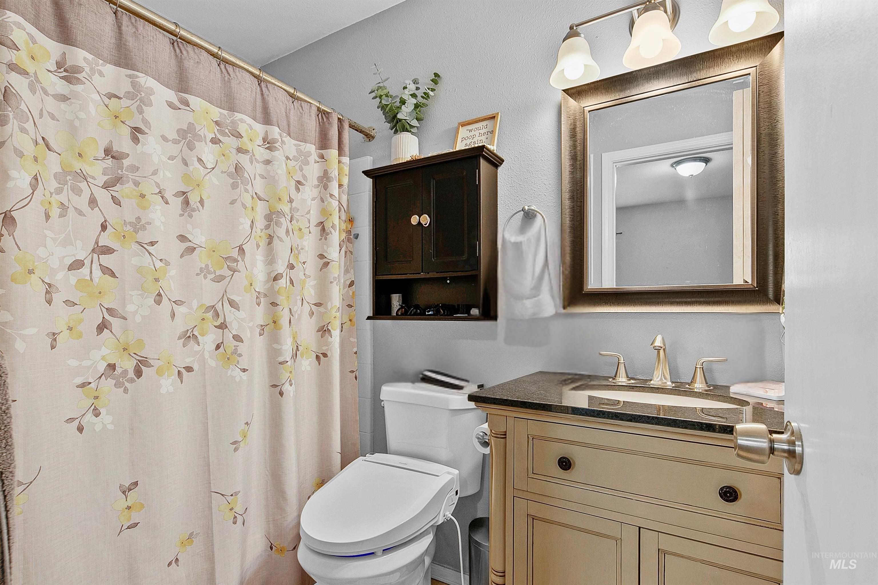 3919 W Garnet St, Boise, Idaho 83703, 2 Bedrooms, 1 Bathroom, Residential Income For Sale, Price $1,200,000, 98977348