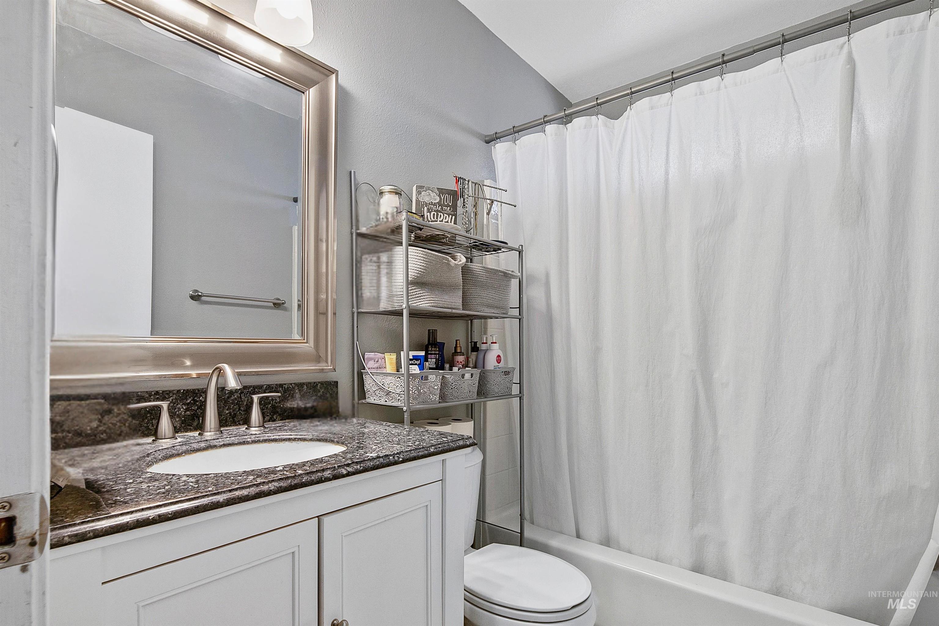 3919 W Garnet St, Boise, Idaho 83703, 2 Bedrooms, 1 Bathroom, Residential Income For Sale, Price $1,200,000, 98977348