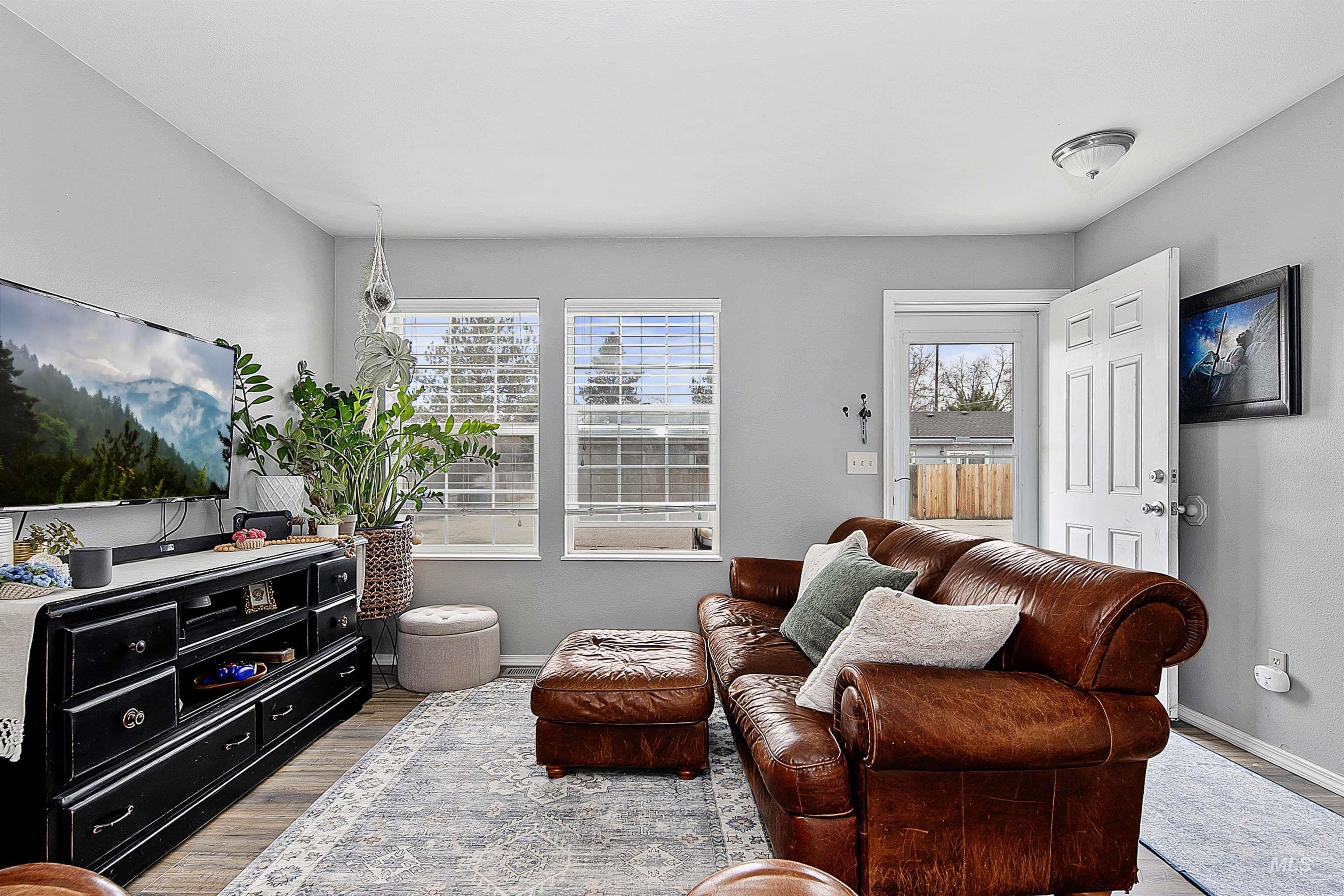 3919 W Garnet St, Boise, Idaho 83703, 2 Bedrooms, 1 Bathroom, Residential Income For Sale, Price $1,200,000, 98977348