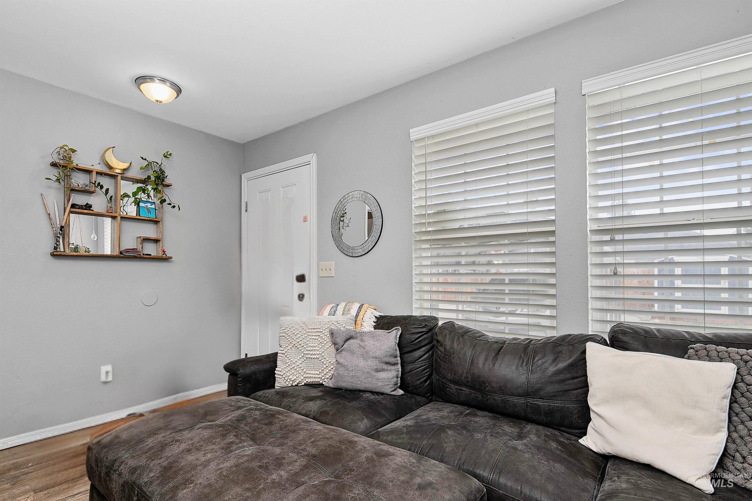 3919 W Garnet St, Boise, Idaho 83703, 2 Bedrooms, 1 Bathroom, Residential Income For Sale, Price $1,200,000, 98977348