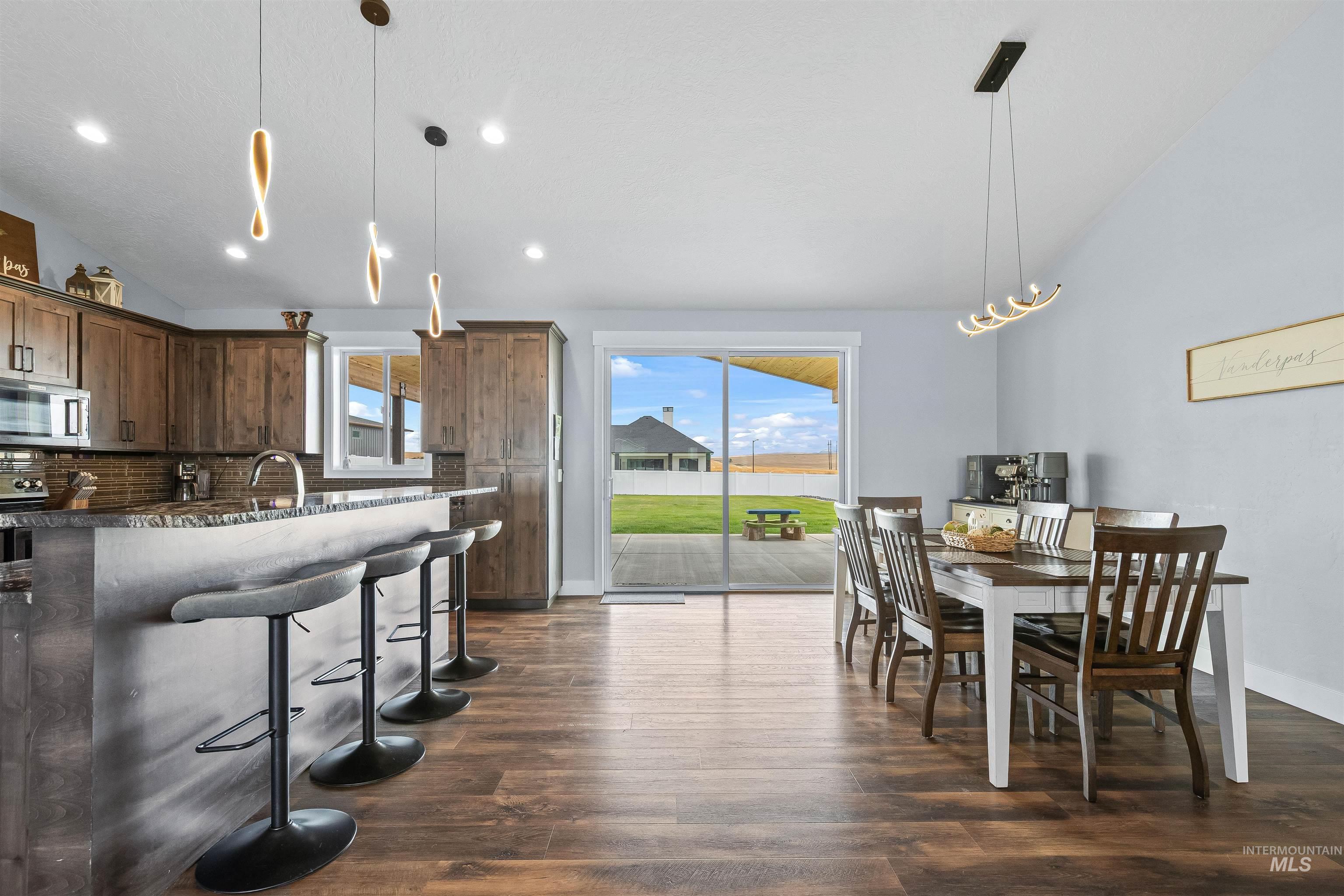 2111 Vinifera Blvd, Lewiston, Idaho 83501-6253, 3 Bedrooms, 2 Bathrooms, Residential For Sale, Price $979,000, 98977350