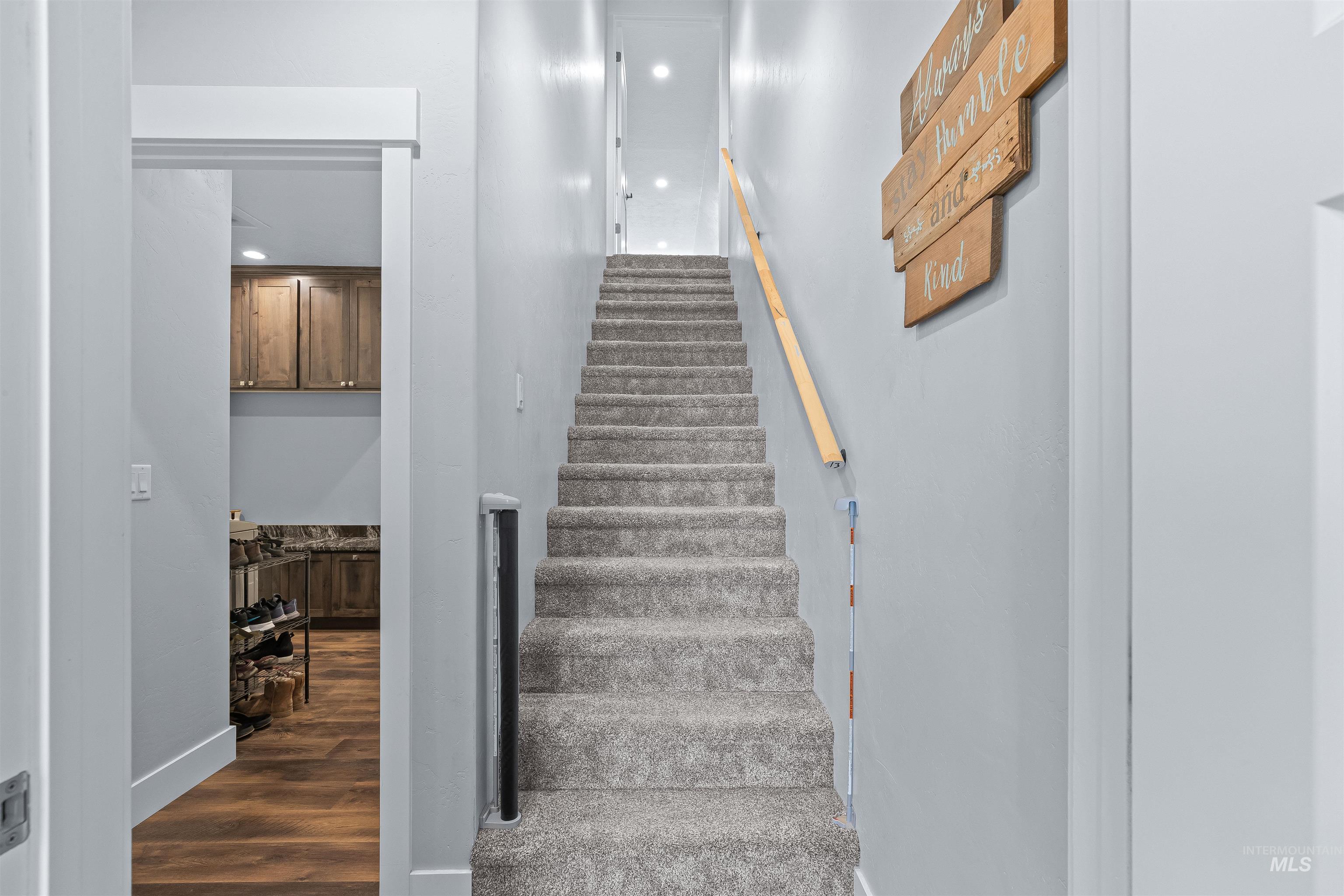 2111 Vinifera Blvd, Lewiston, Idaho 83501-6253, 3 Bedrooms, 2 Bathrooms, Residential For Sale, Price $979,000, 98977350