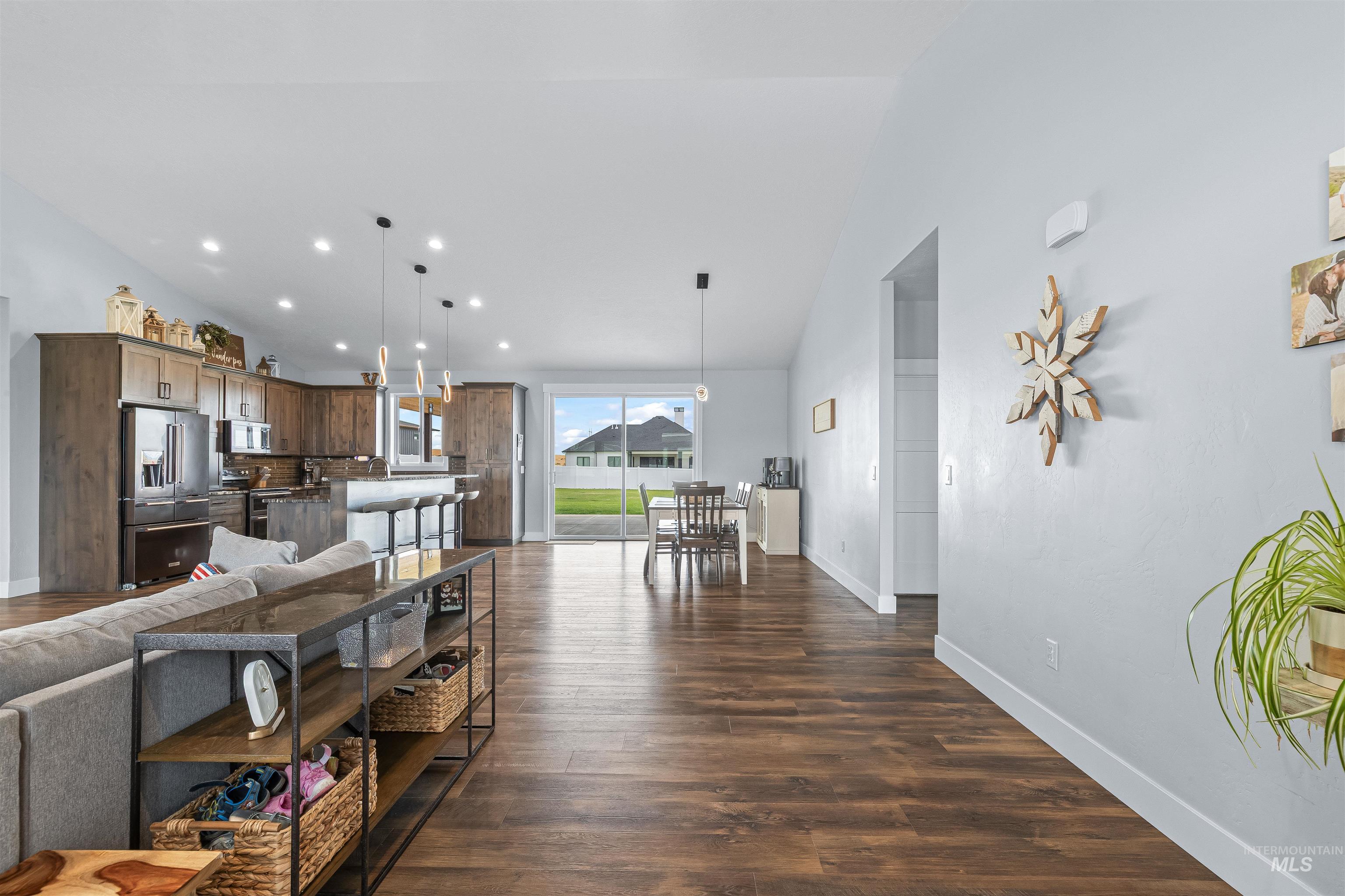 2111 Vinifera Blvd, Lewiston, Idaho 83501-6253, 3 Bedrooms, 2 Bathrooms, Residential For Sale, Price $979,000, 98977350