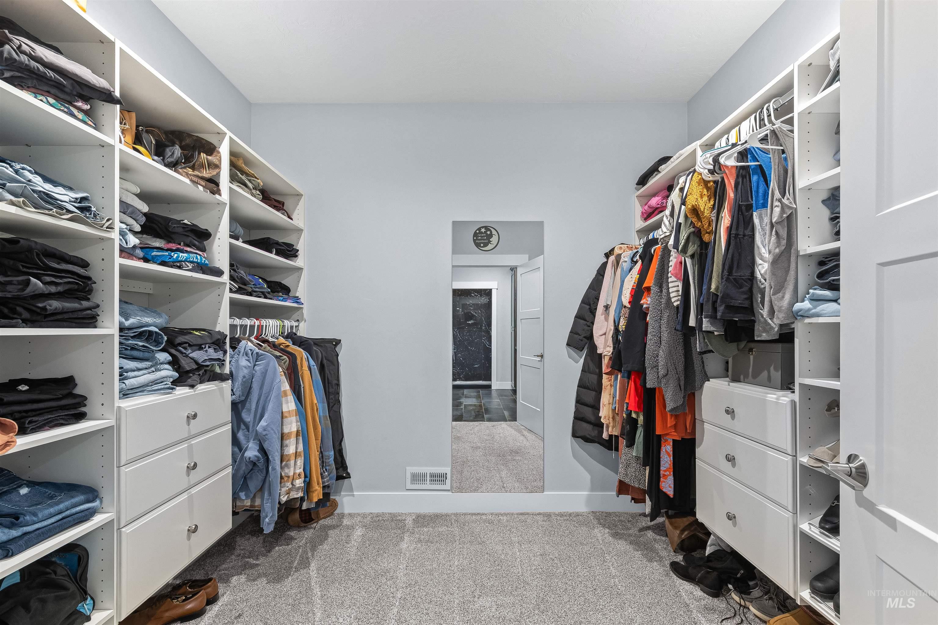 2111 Vinifera Blvd, Lewiston, Idaho 83501-6253, 3 Bedrooms, 2 Bathrooms, Residential For Sale, Price $979,000, 98977350