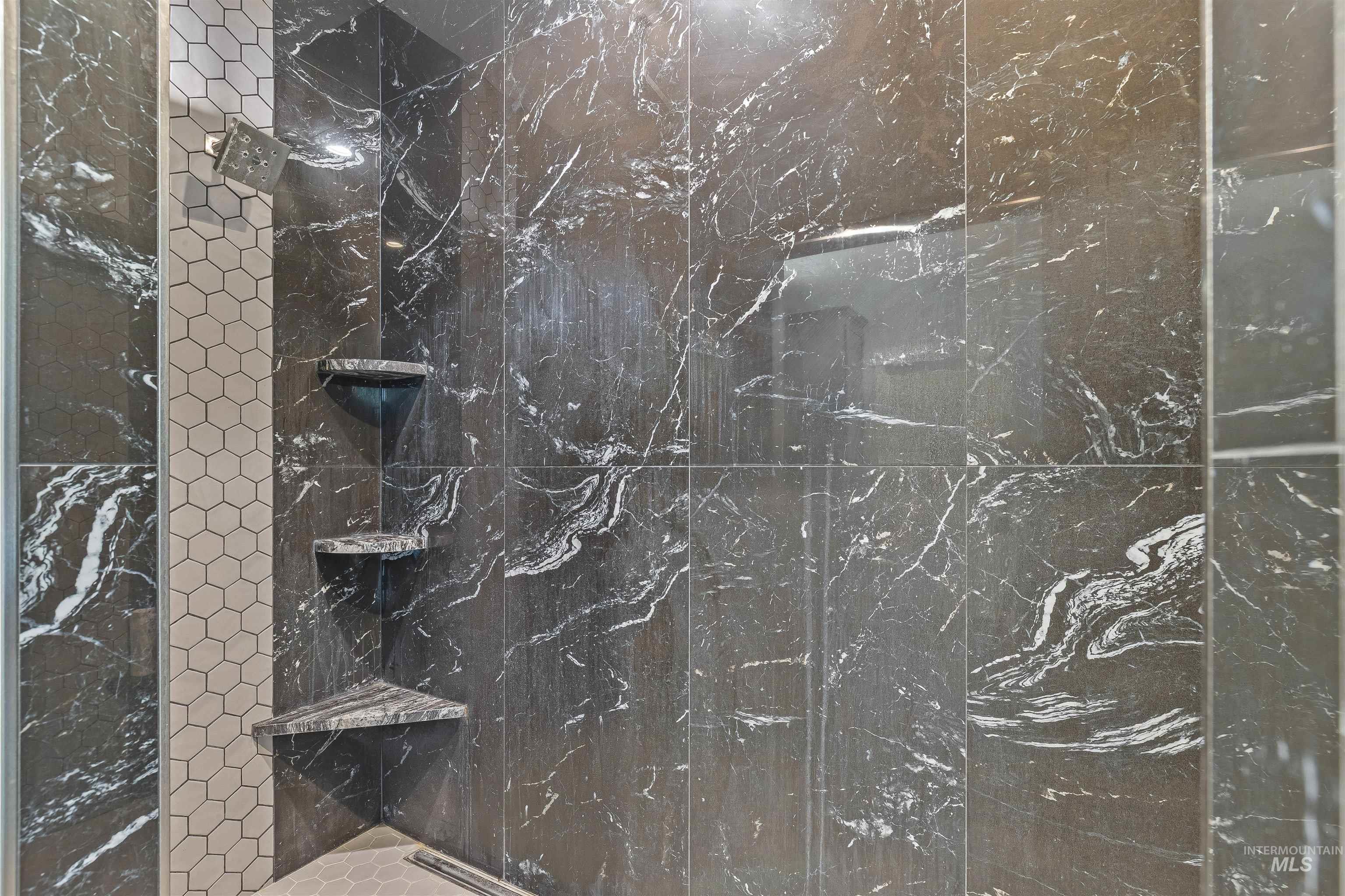 2111 Vinifera Blvd, Lewiston, Idaho 83501-6253, 3 Bedrooms, 2 Bathrooms, Residential For Sale, Price $979,000, 98977350