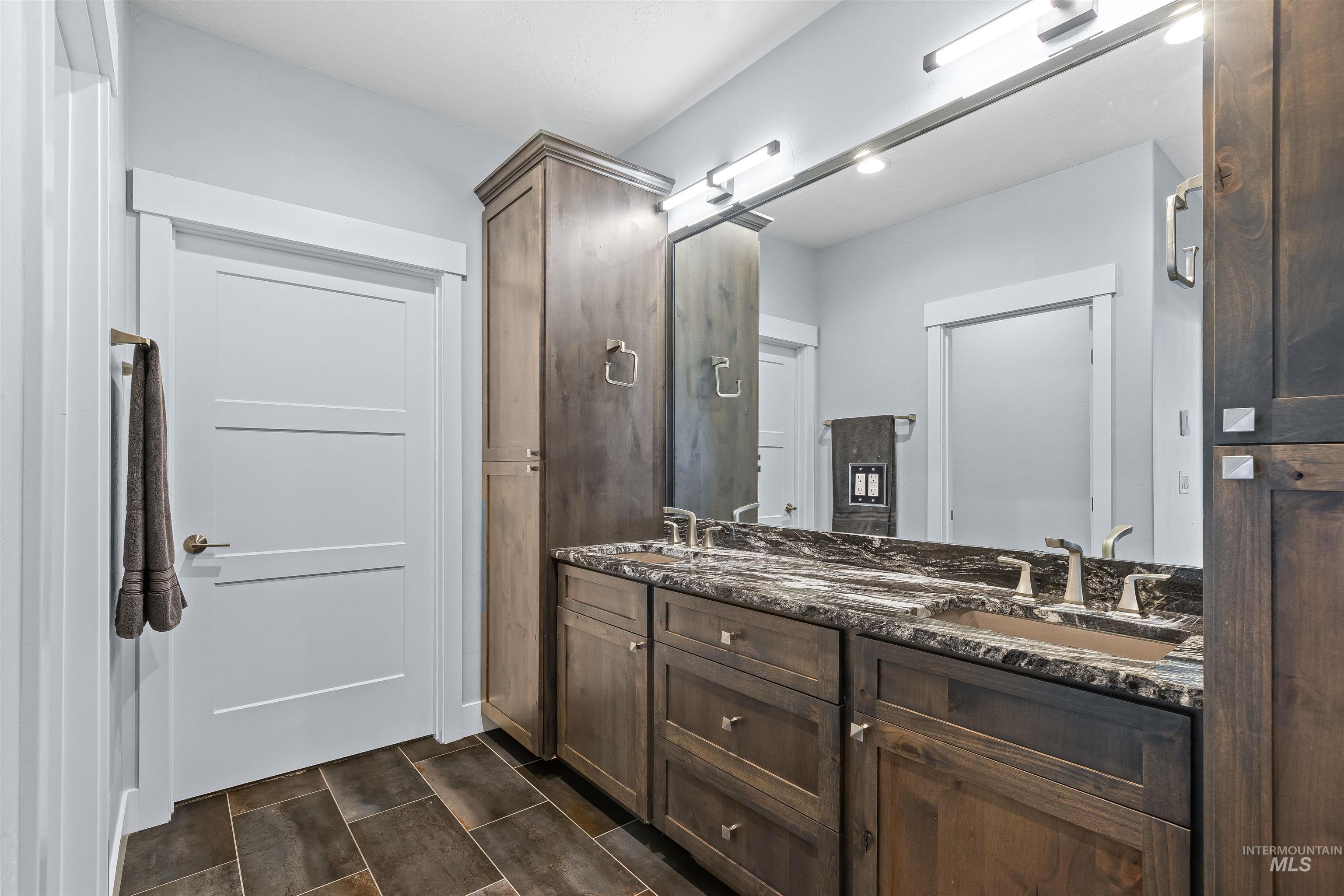 2111 Vinifera Blvd, Lewiston, Idaho 83501-6253, 3 Bedrooms, 2 Bathrooms, Residential For Sale, Price $979,000, 98977350