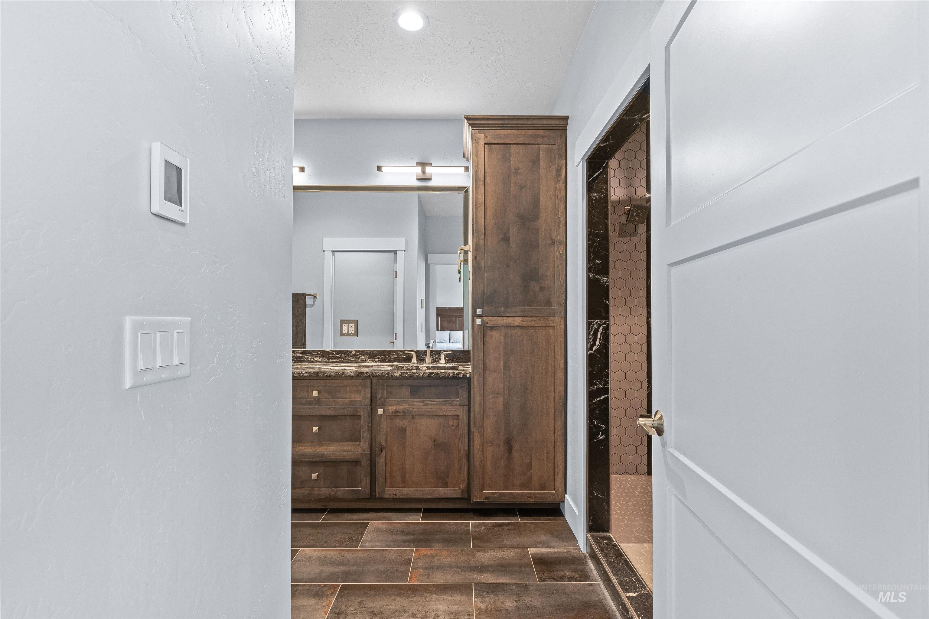 2111 Vinifera Blvd, Lewiston, Idaho 83501-6253, 3 Bedrooms, 2 Bathrooms, Residential For Sale, Price $979,000, 98977350