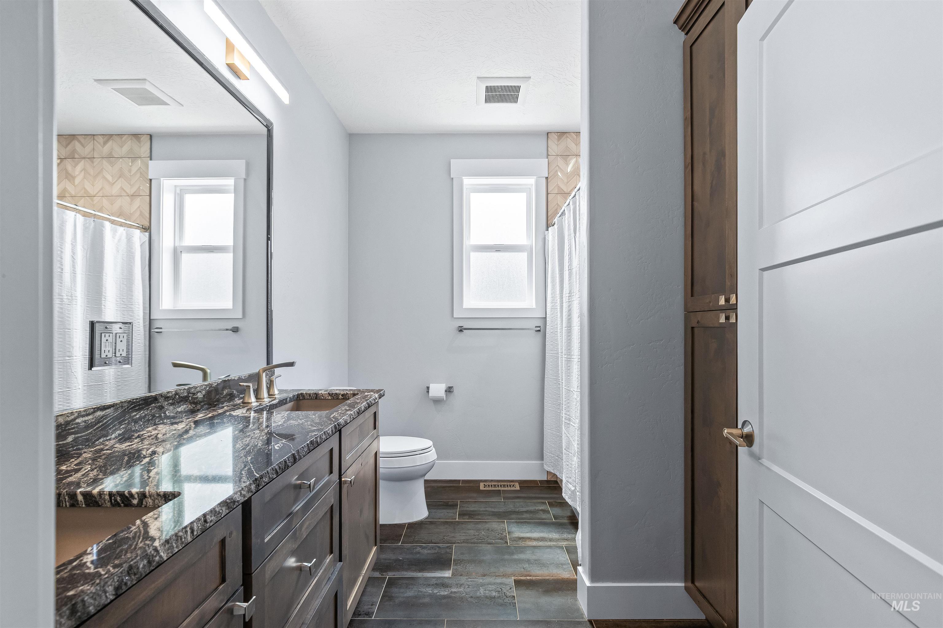 2111 Vinifera Blvd, Lewiston, Idaho 83501-6253, 3 Bedrooms, 2 Bathrooms, Residential For Sale, Price $979,000, 98977350