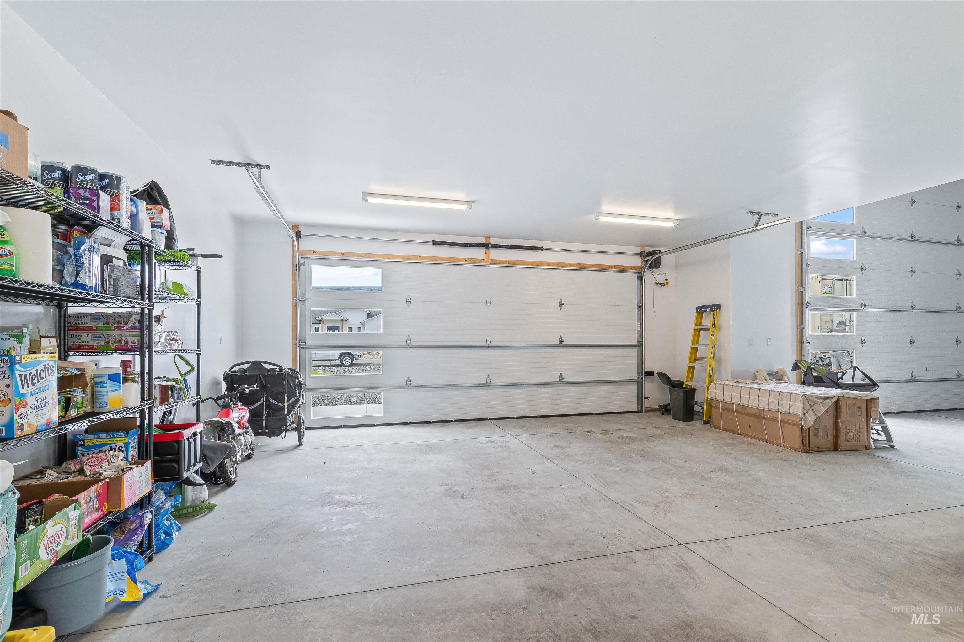 2111 Vinifera Blvd, Lewiston, Idaho 83501-6253, 3 Bedrooms, 2 Bathrooms, Residential For Sale, Price $979,000, 98977350