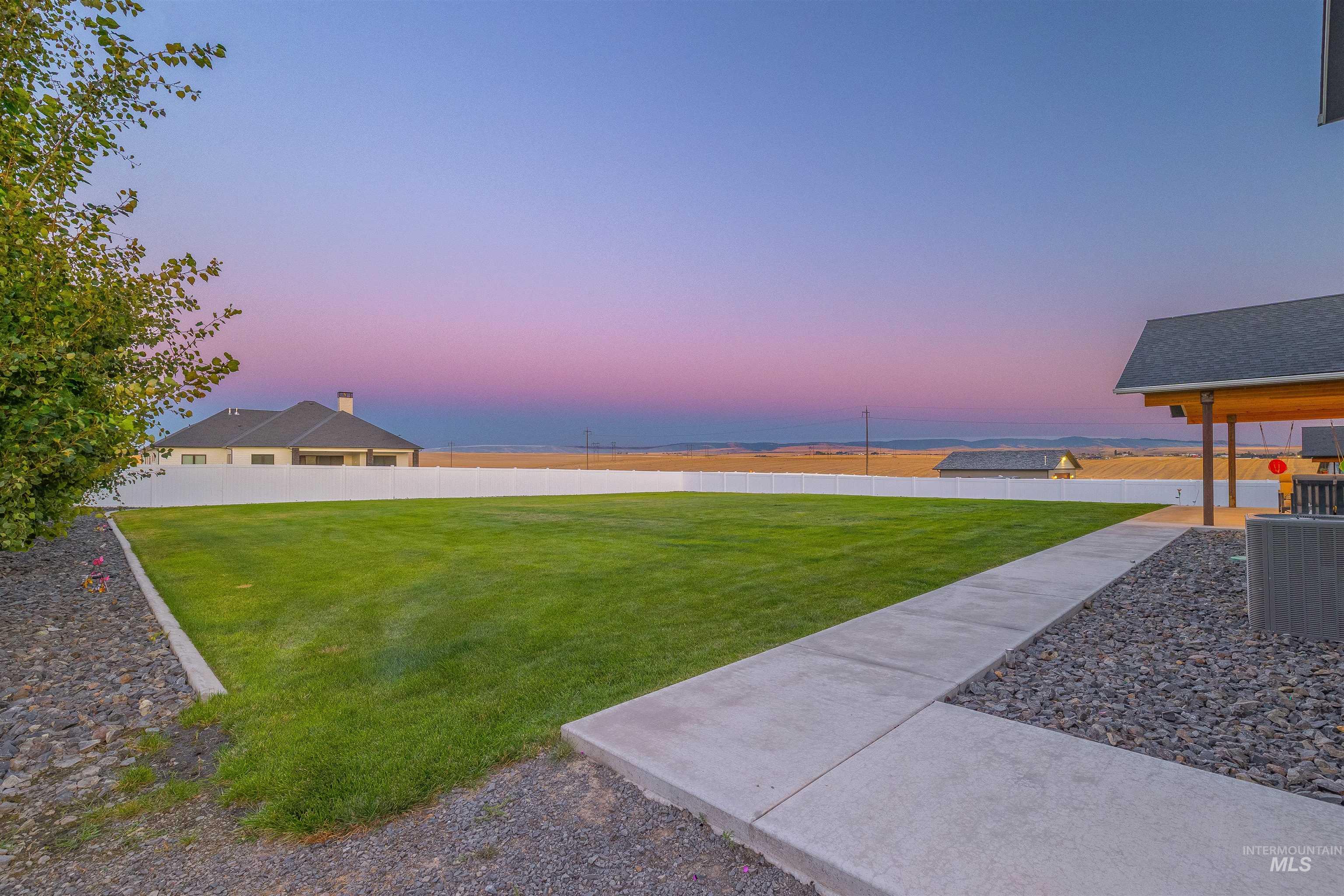 2111 Vinifera Blvd, Lewiston, Idaho 83501-6253, 3 Bedrooms, 2 Bathrooms, Residential For Sale, Price $979,000, 98977350