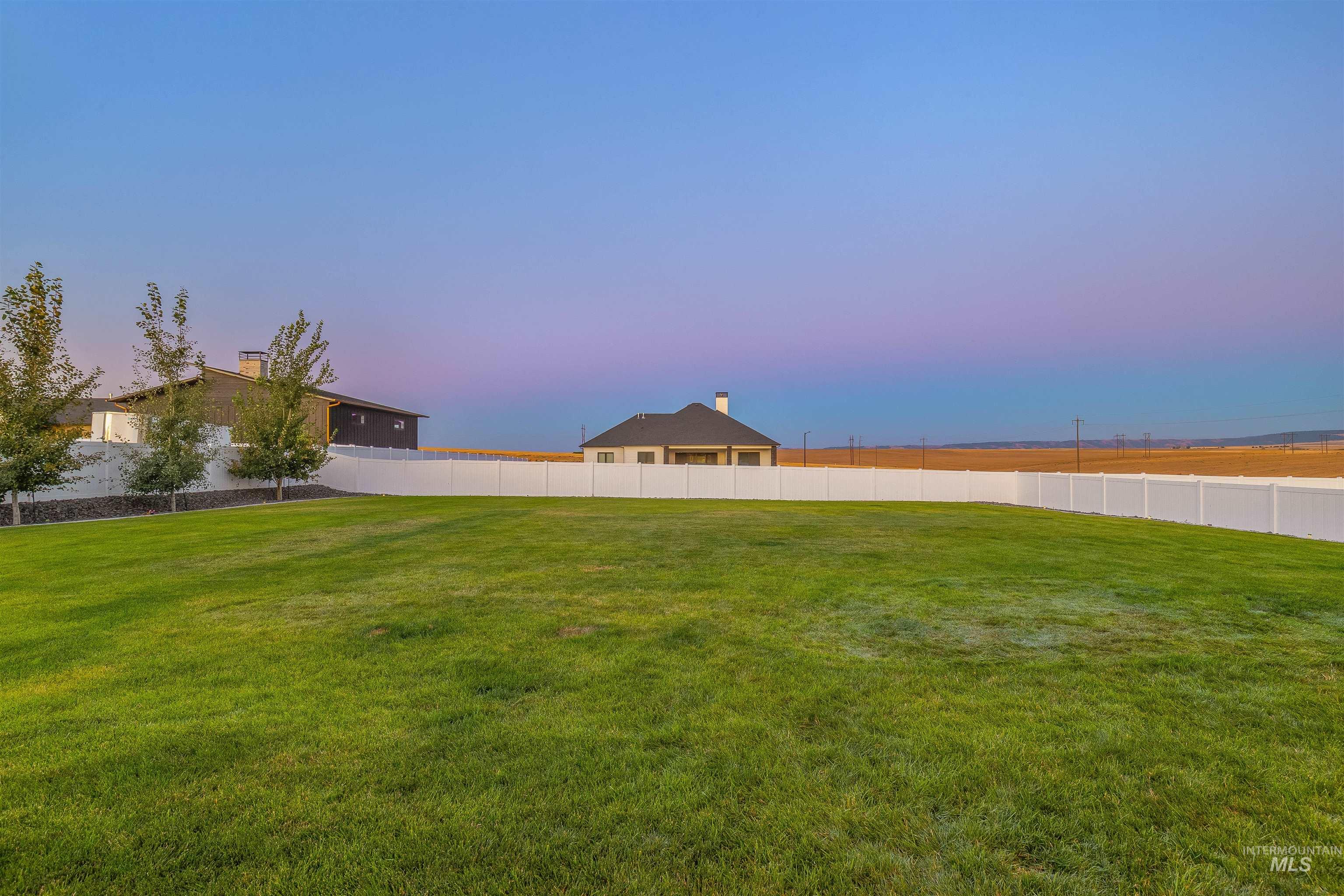 2111 Vinifera Blvd, Lewiston, Idaho 83501-6253, 3 Bedrooms, 2 Bathrooms, Residential For Sale, Price $979,000, 98977350