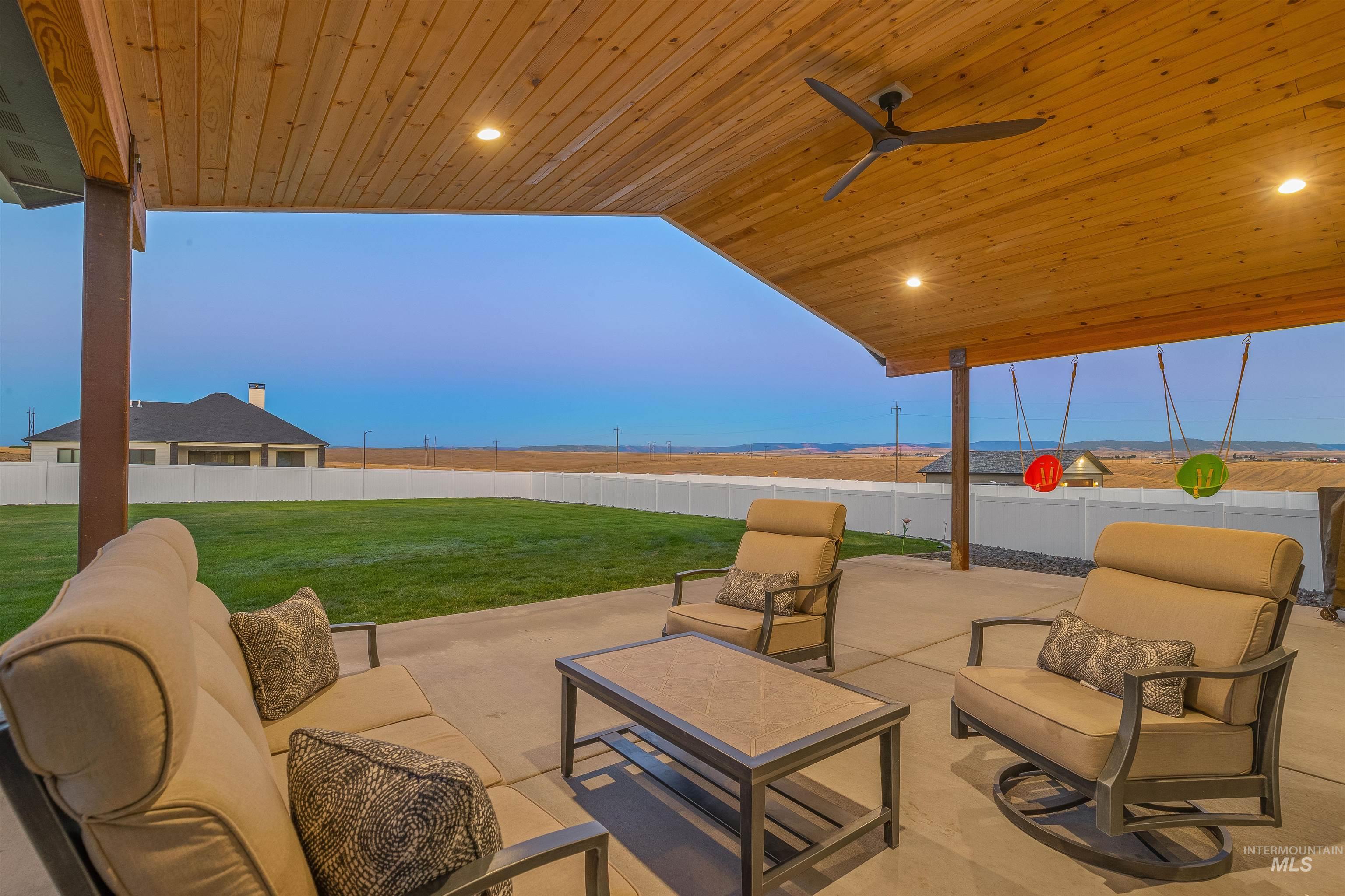 2111 Vinifera Blvd, Lewiston, Idaho 83501-6253, 3 Bedrooms, 2 Bathrooms, Residential For Sale, Price $979,000, 98977350