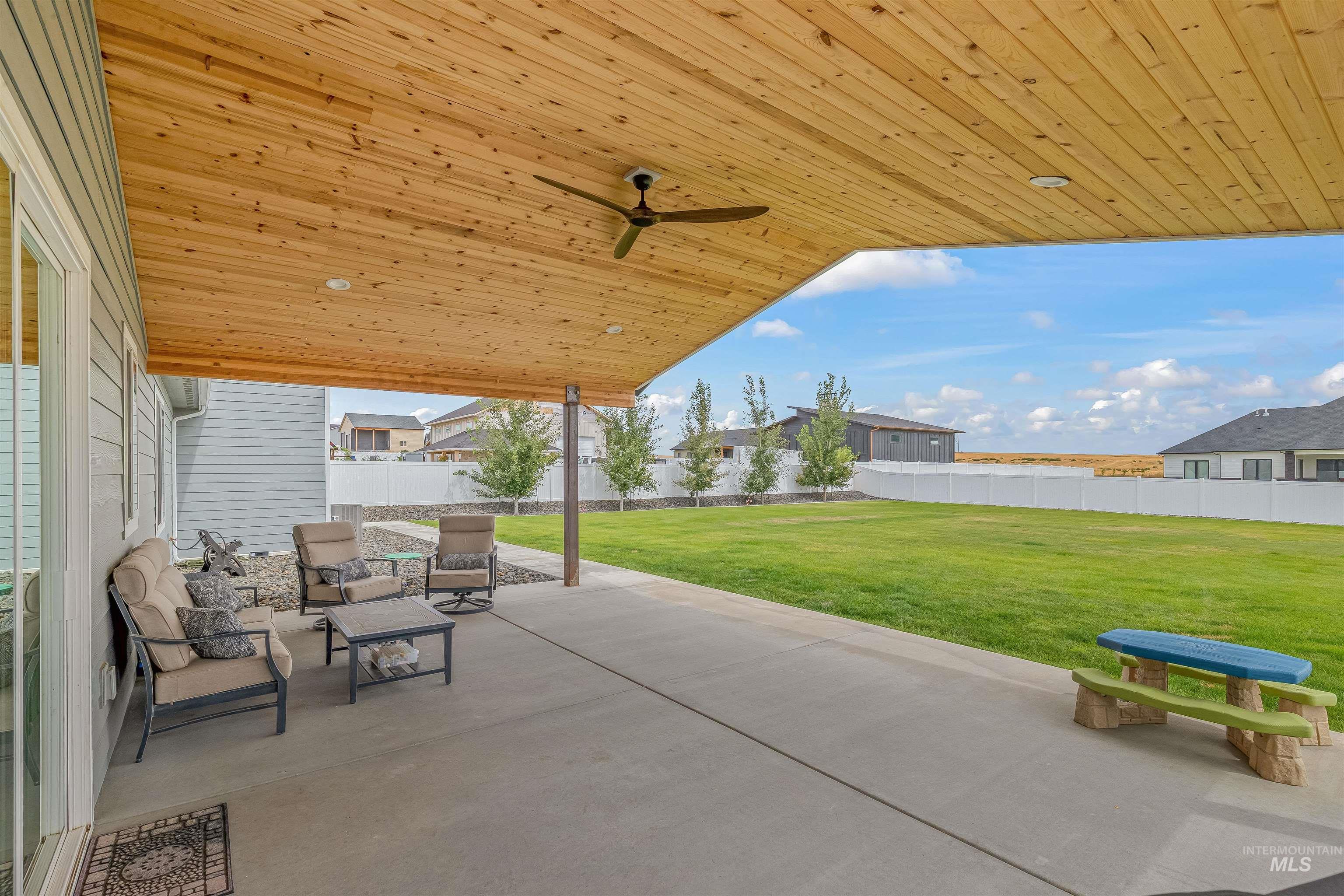 2111 Vinifera Blvd, Lewiston, Idaho 83501-6253, 3 Bedrooms, 2 Bathrooms, Residential For Sale, Price $979,000, 98977350