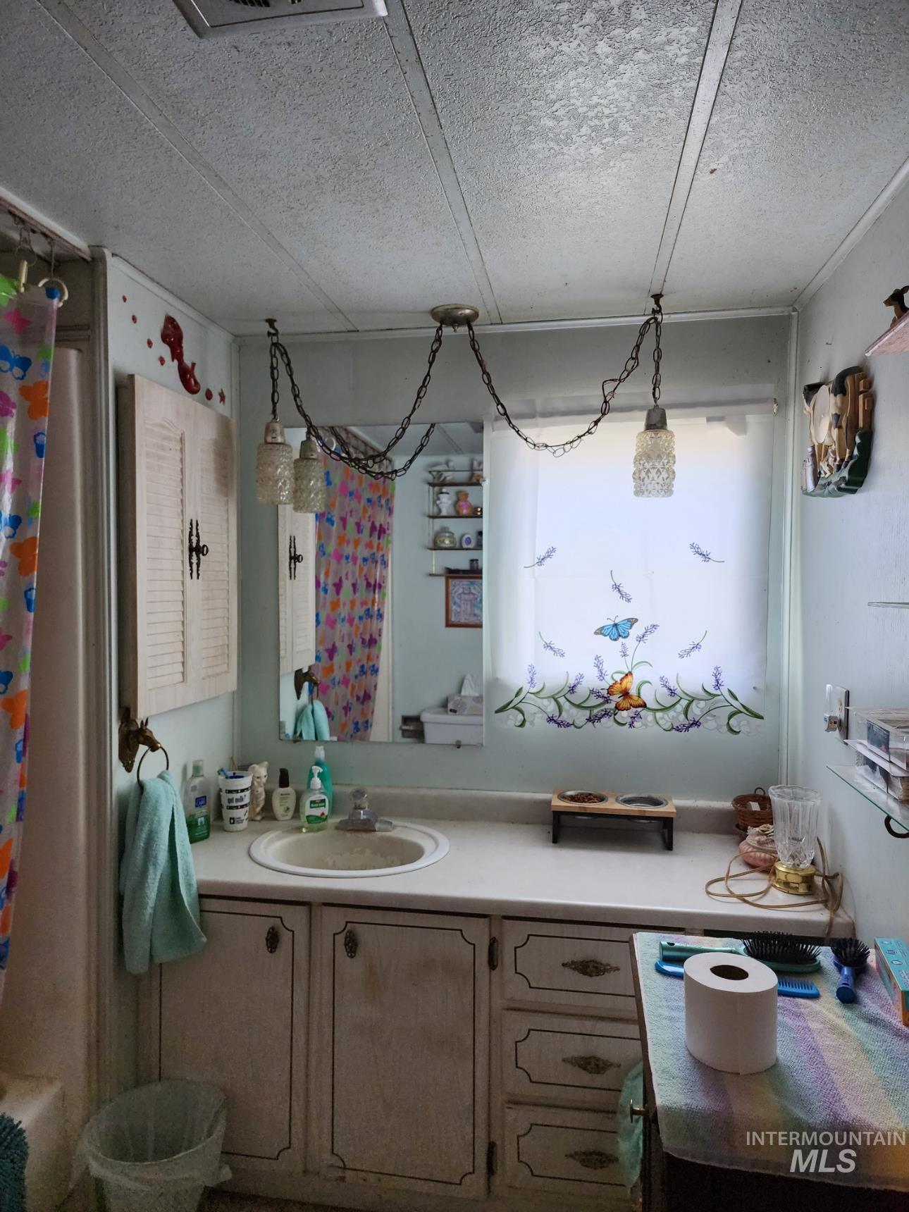 2712 13th Avenue, Vale, Oregon 97909, 3 Bedrooms, 1.5 Bathrooms, Farm & Ranch For Sale, Price $249,000, 98977353